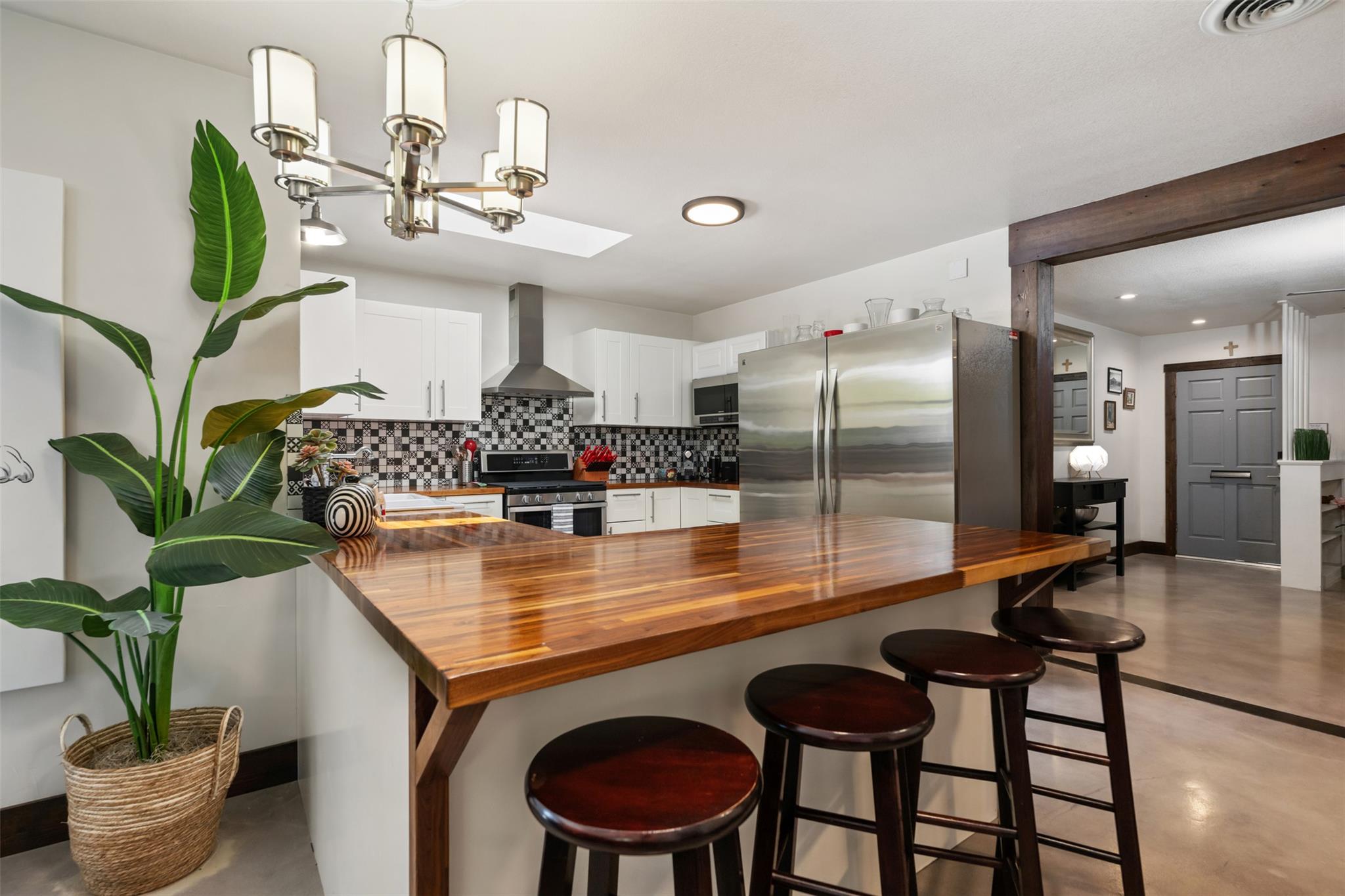 1806 Rogge Ln, Austin, TX 78723