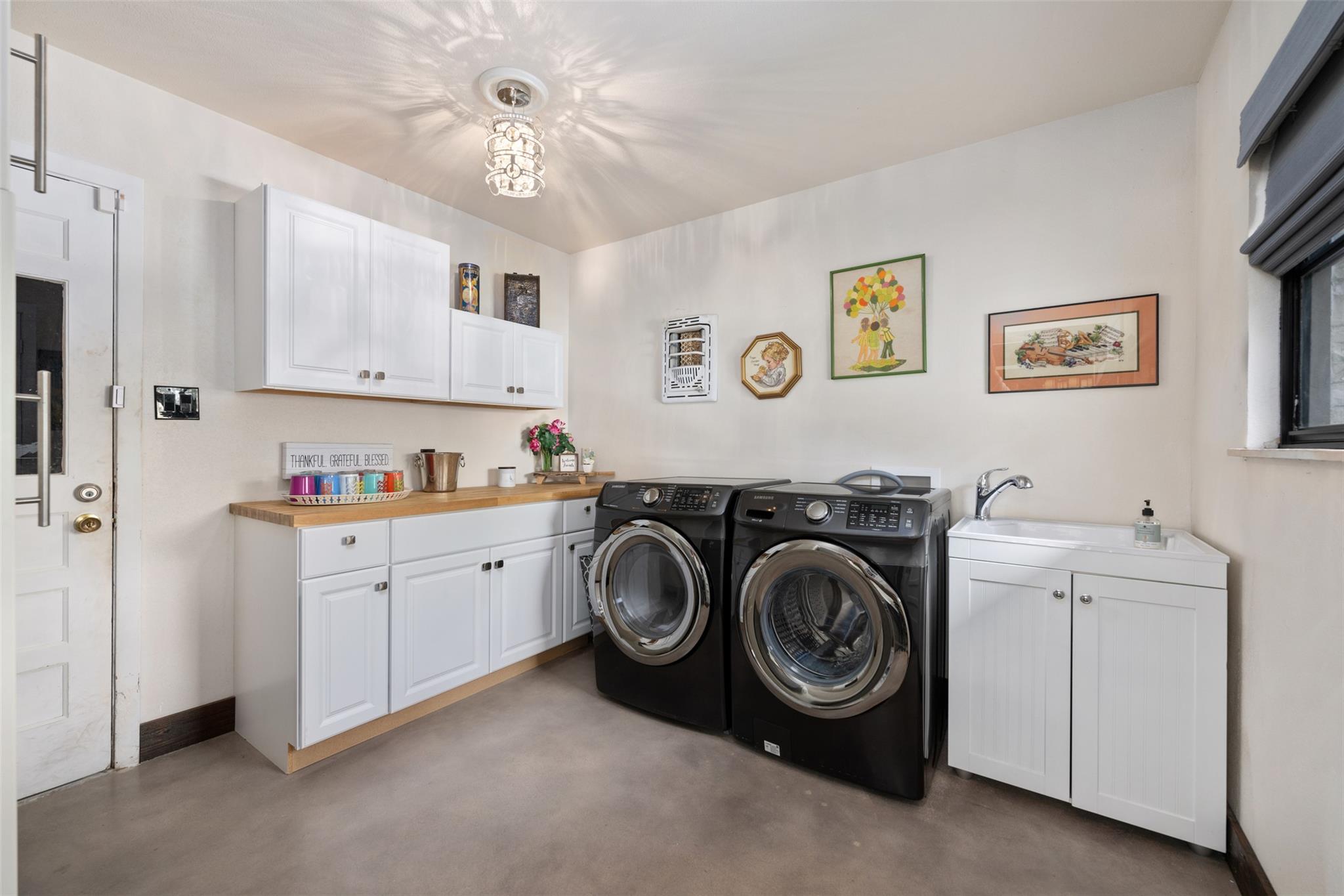 1806 Rogge Ln, Austin, TX 78723