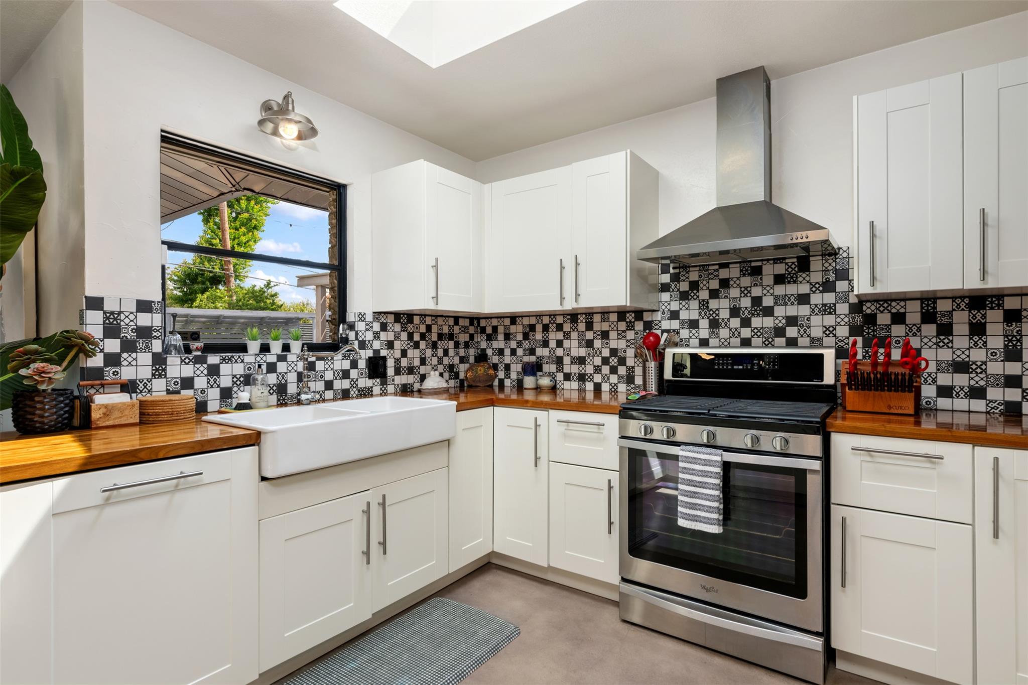 1806 Rogge Ln, Austin, TX 78723