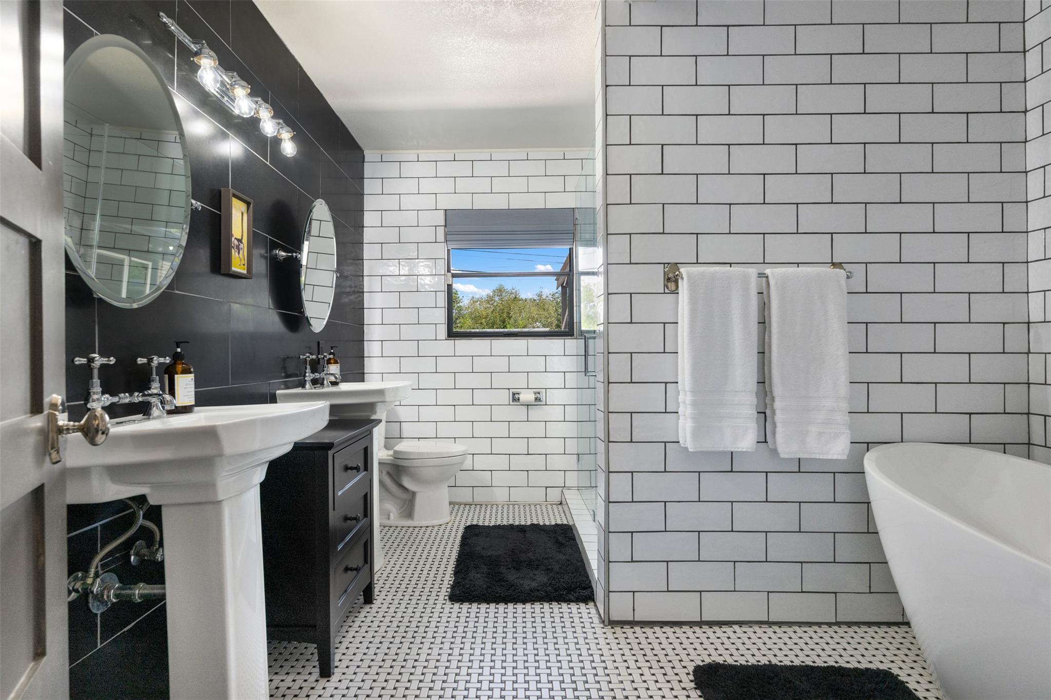 1806 Rogge Ln, Austin, TX 78723