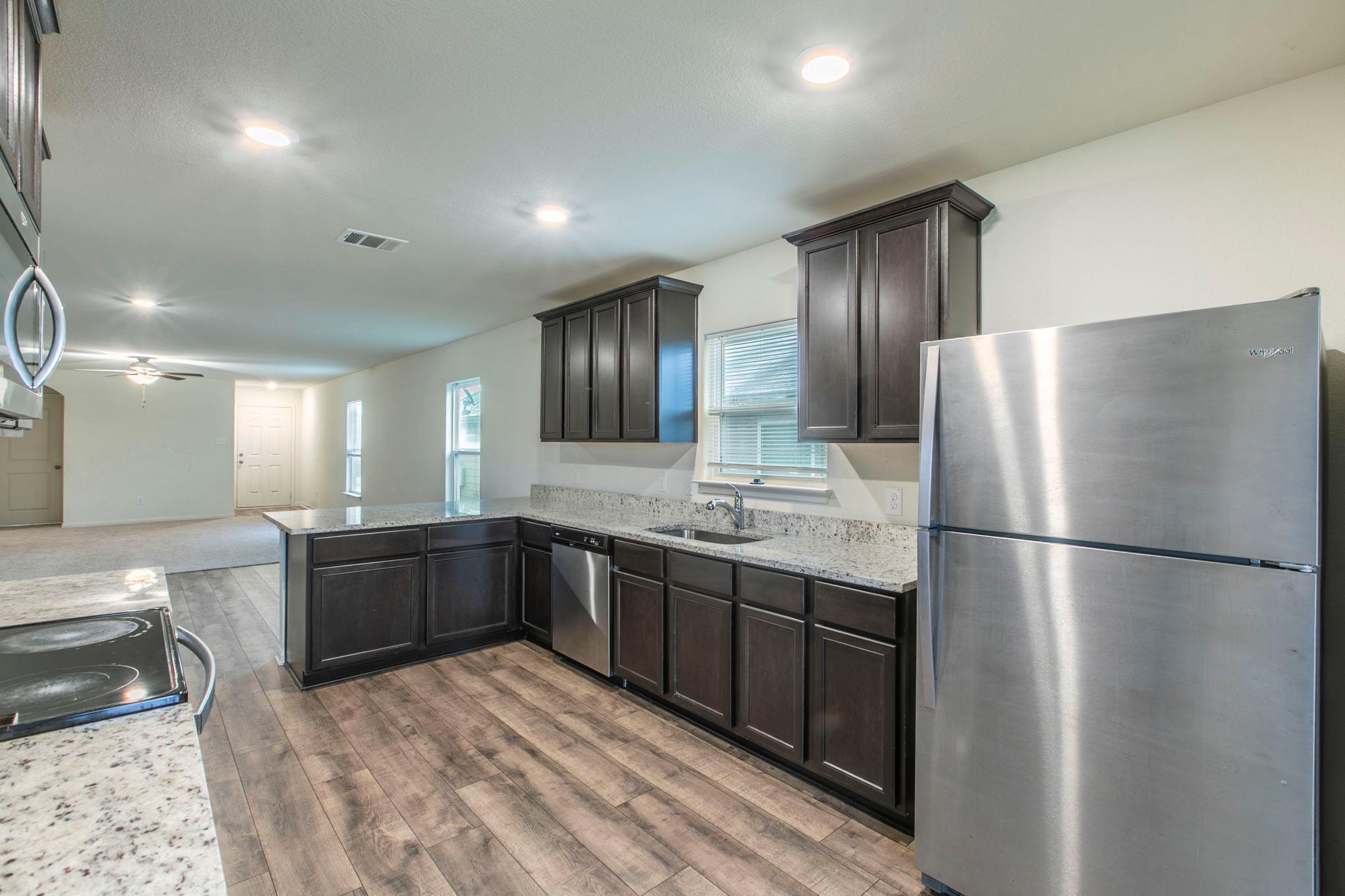 136 Allington Cir, Jarrell, TX 76537