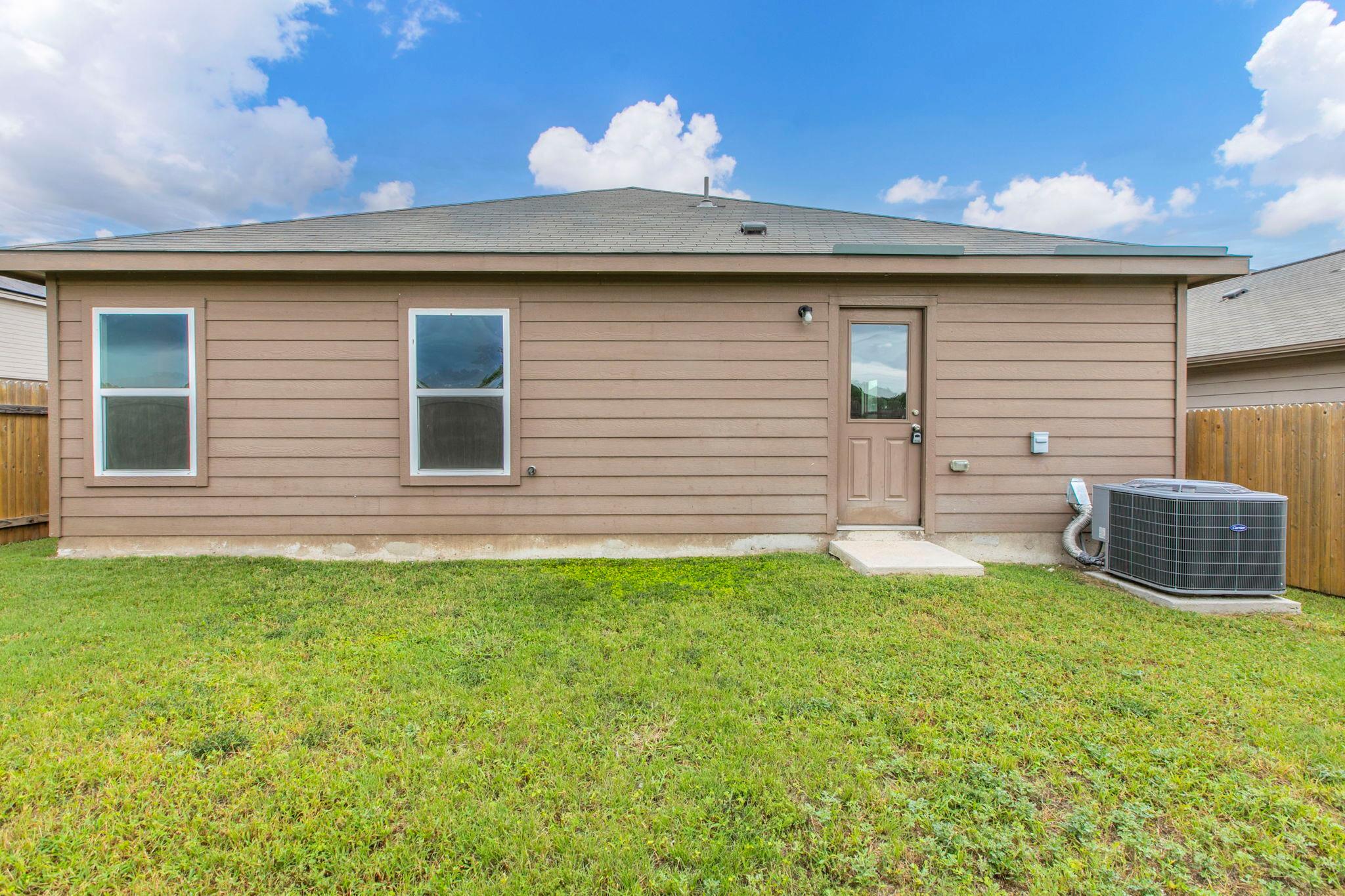 136 Allington Cir, Jarrell, TX 76537