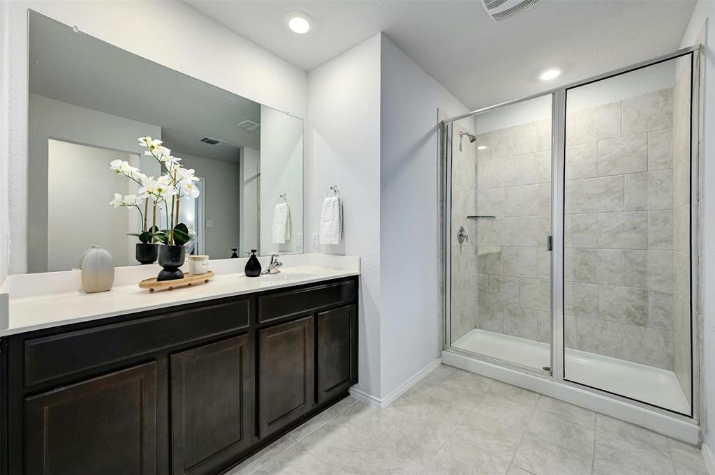 1045 Taggart Trl, Jarrell, TX 76537