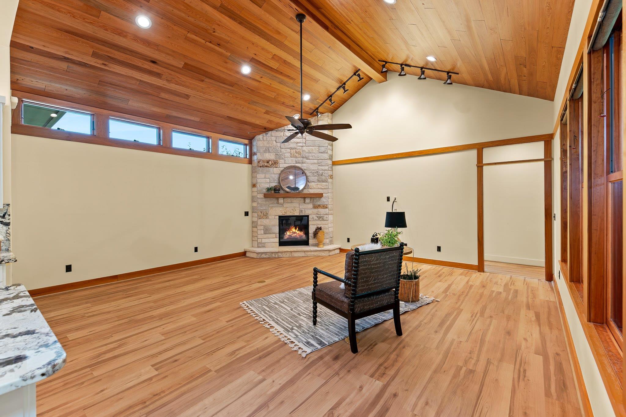 102 Potter Ln, Georgetown, TX 78633