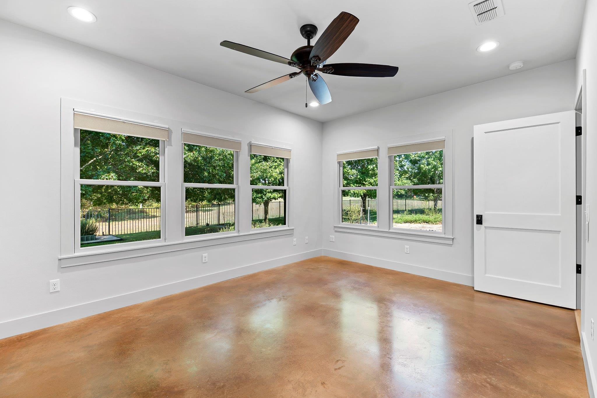 102 Potter Ln, Georgetown, TX 78633