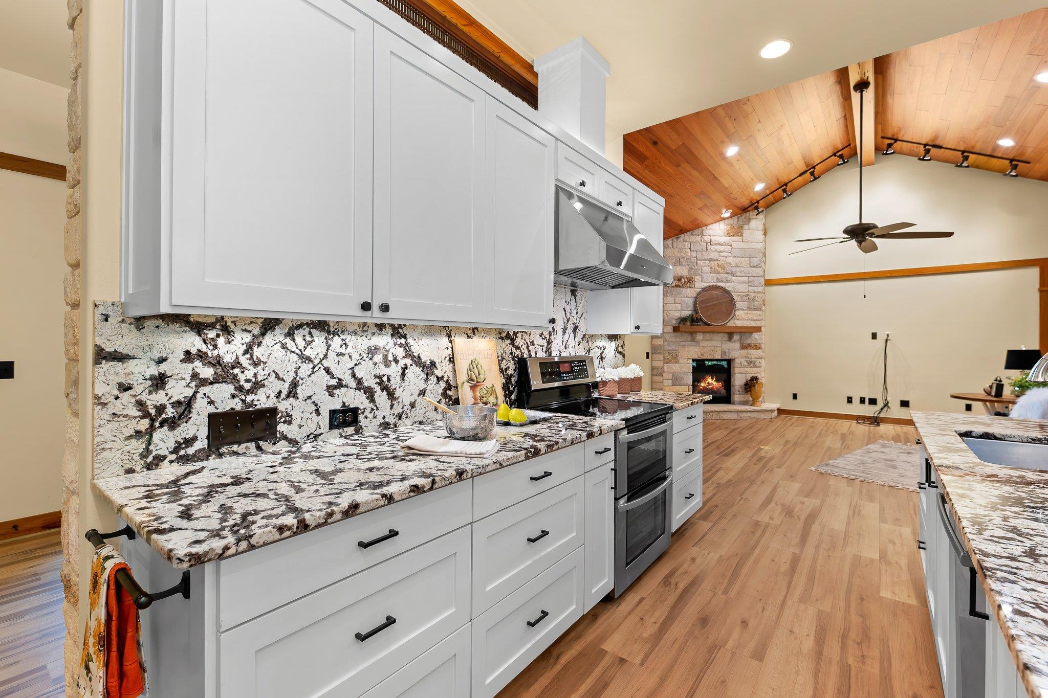 102 Potter Ln, Georgetown, TX 78633