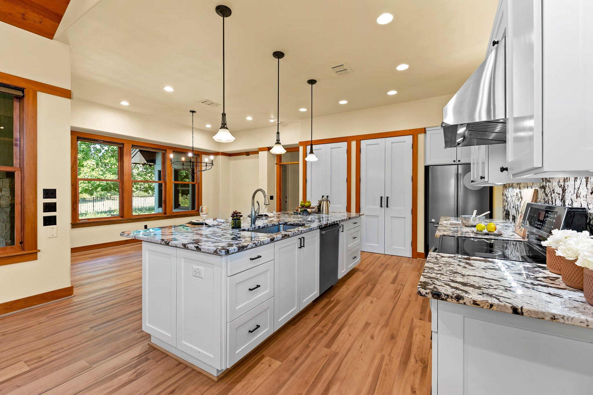 102 Potter Ln, Georgetown, TX 78633