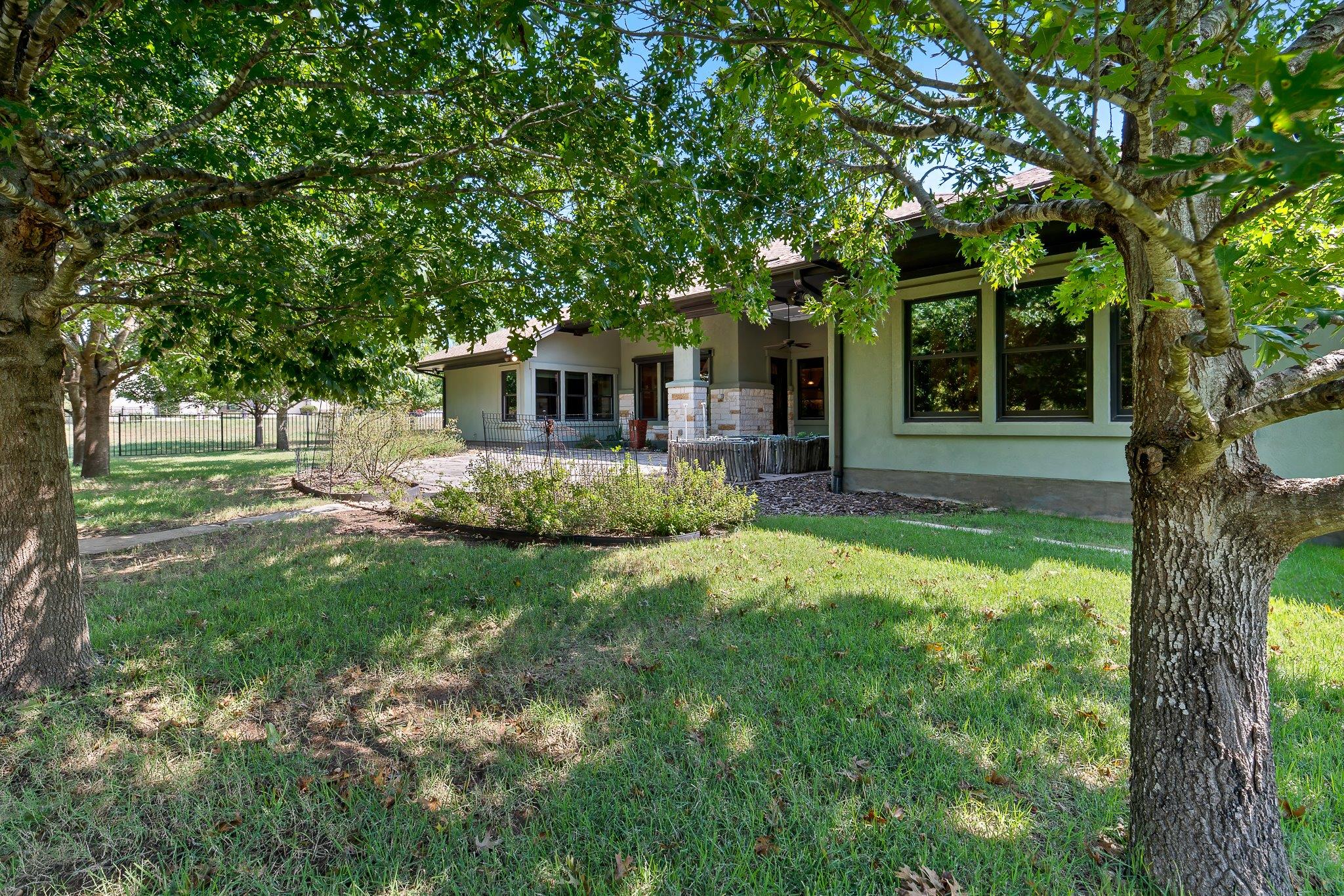 102 Potter Ln, Georgetown, TX 78633