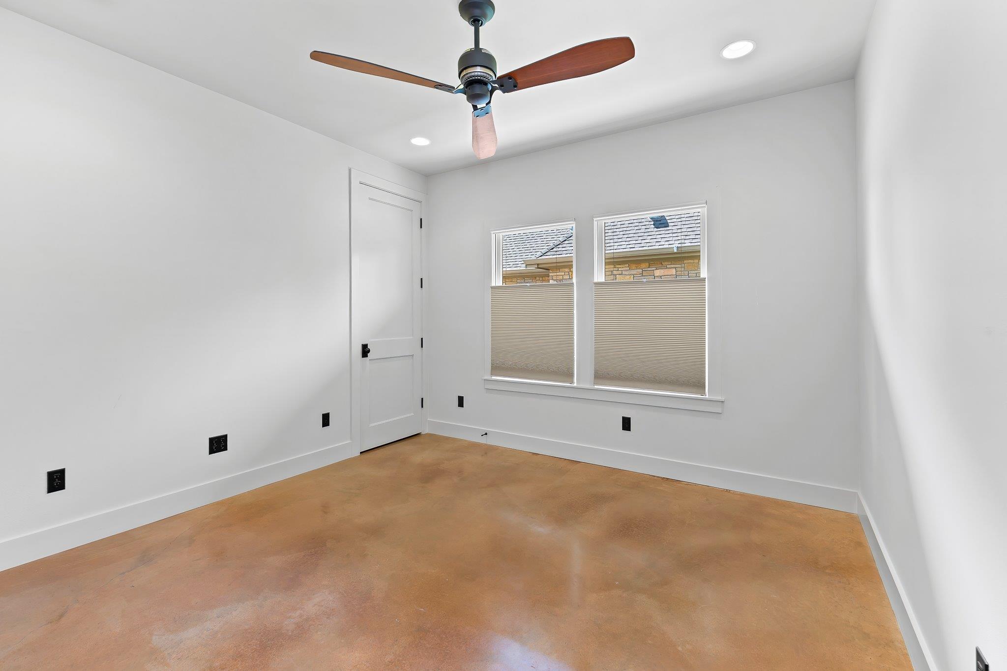 102 Potter Ln, Georgetown, TX 78633