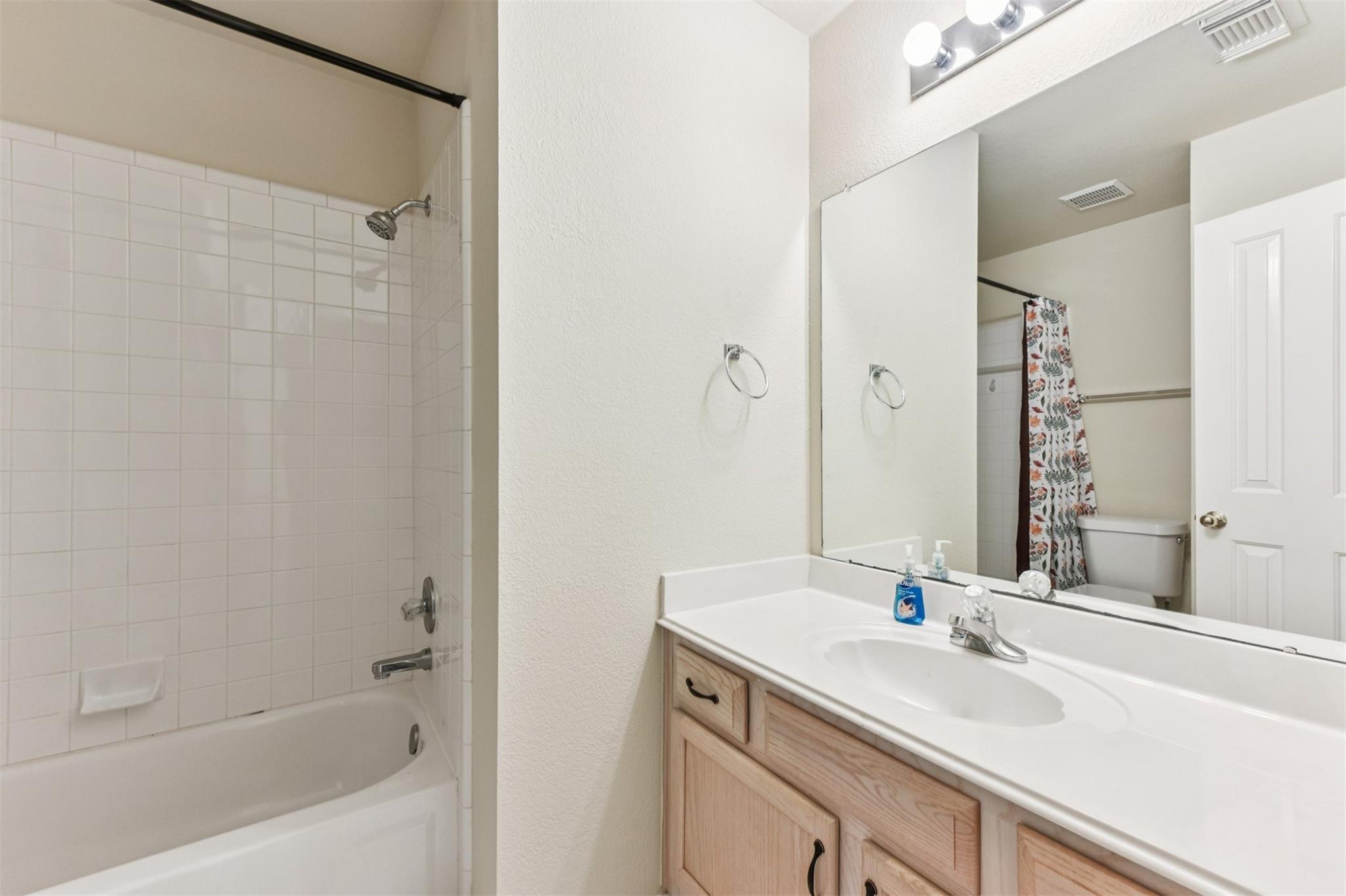 412 Settlers Valley Dr, Pflugerville, TX 78660