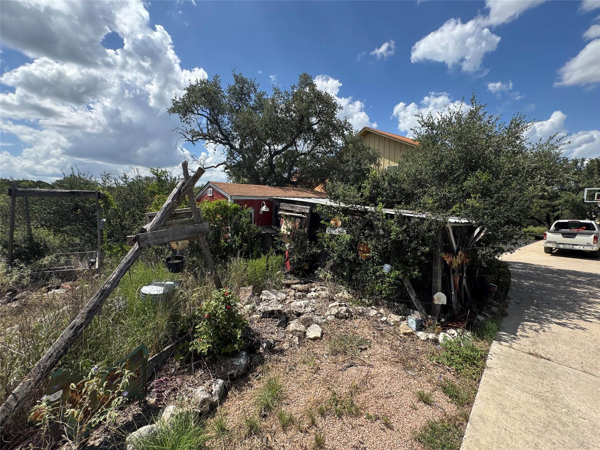 3633 Outback Trl, Spicewood, TX 78669