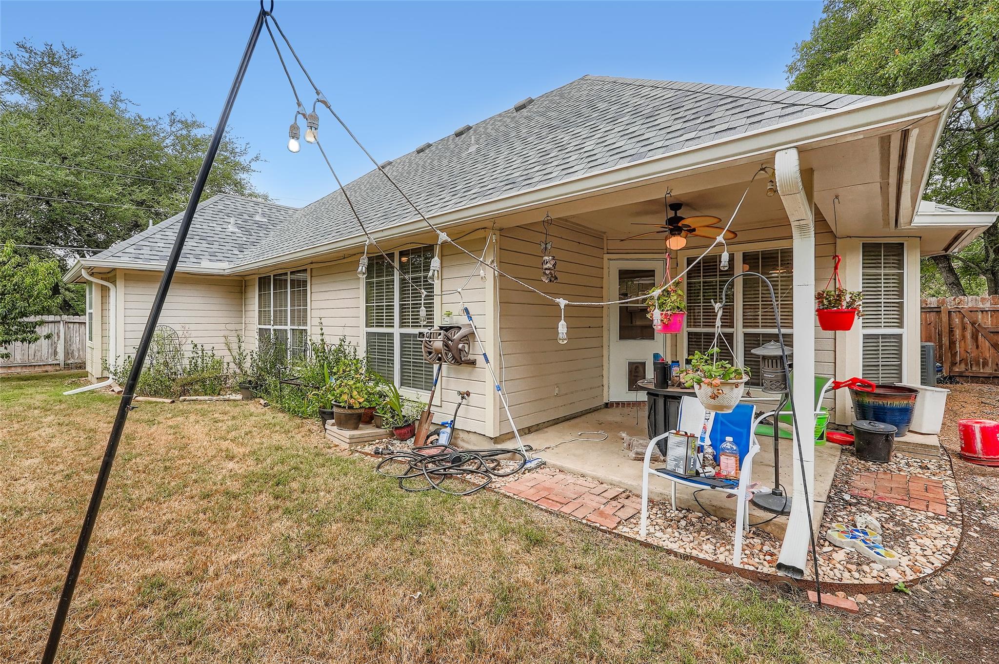 1805 Ramona Cir, San Marcos, TX 78666