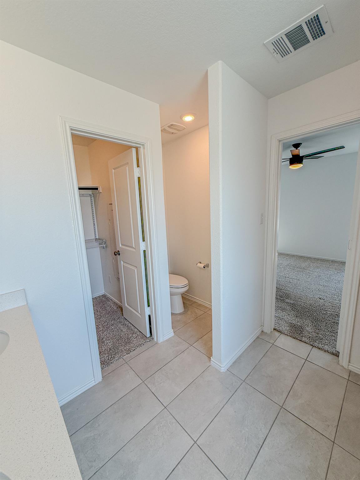 725 Bronco Billy Dr, Jarrell, TX 76537