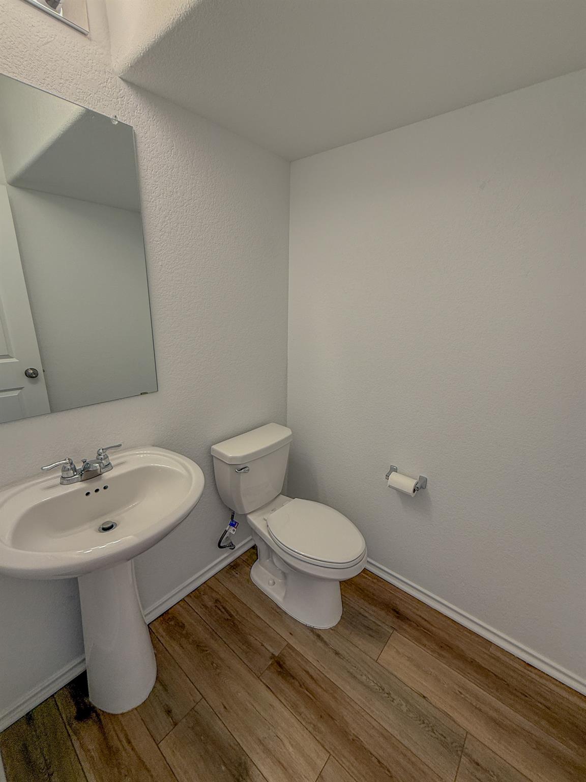 725 Bronco Billy Dr, Jarrell, TX 76537