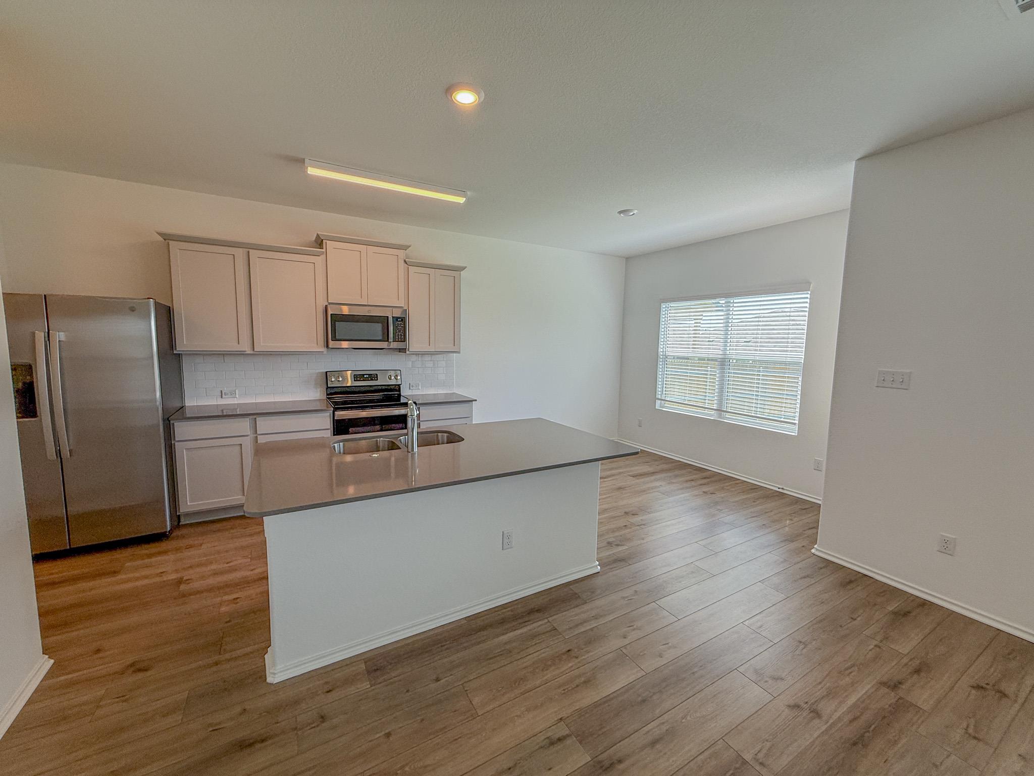 725 Bronco Billy Dr, Jarrell, TX 76537