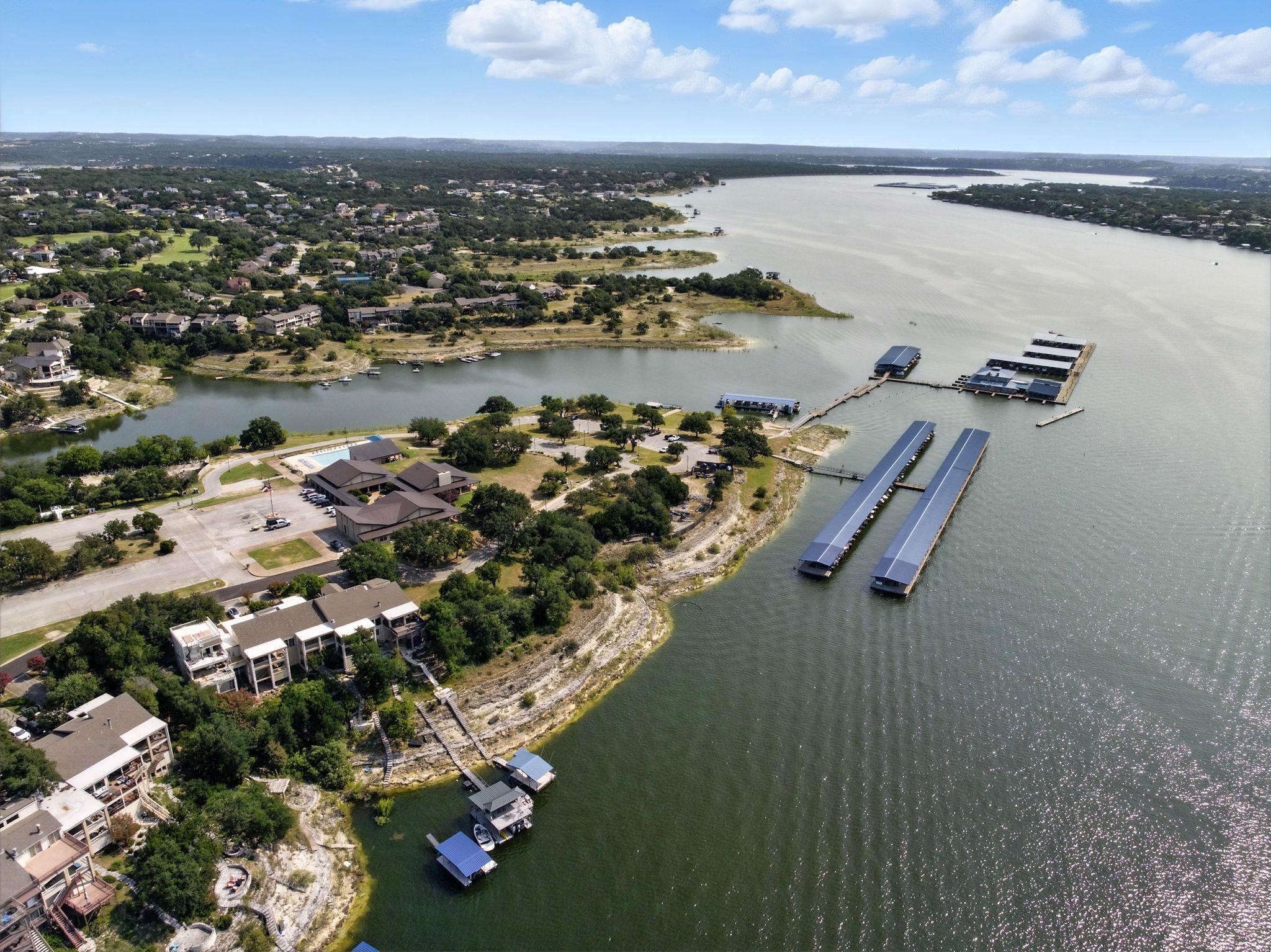 512 Palmer Dr, Point Venture, TX 78645