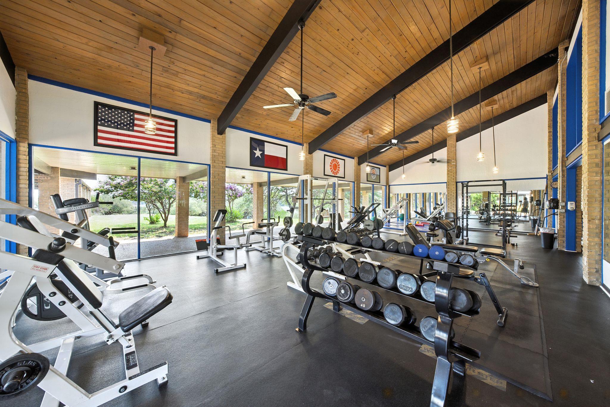 512 Palmer Dr, Point Venture, TX 78645