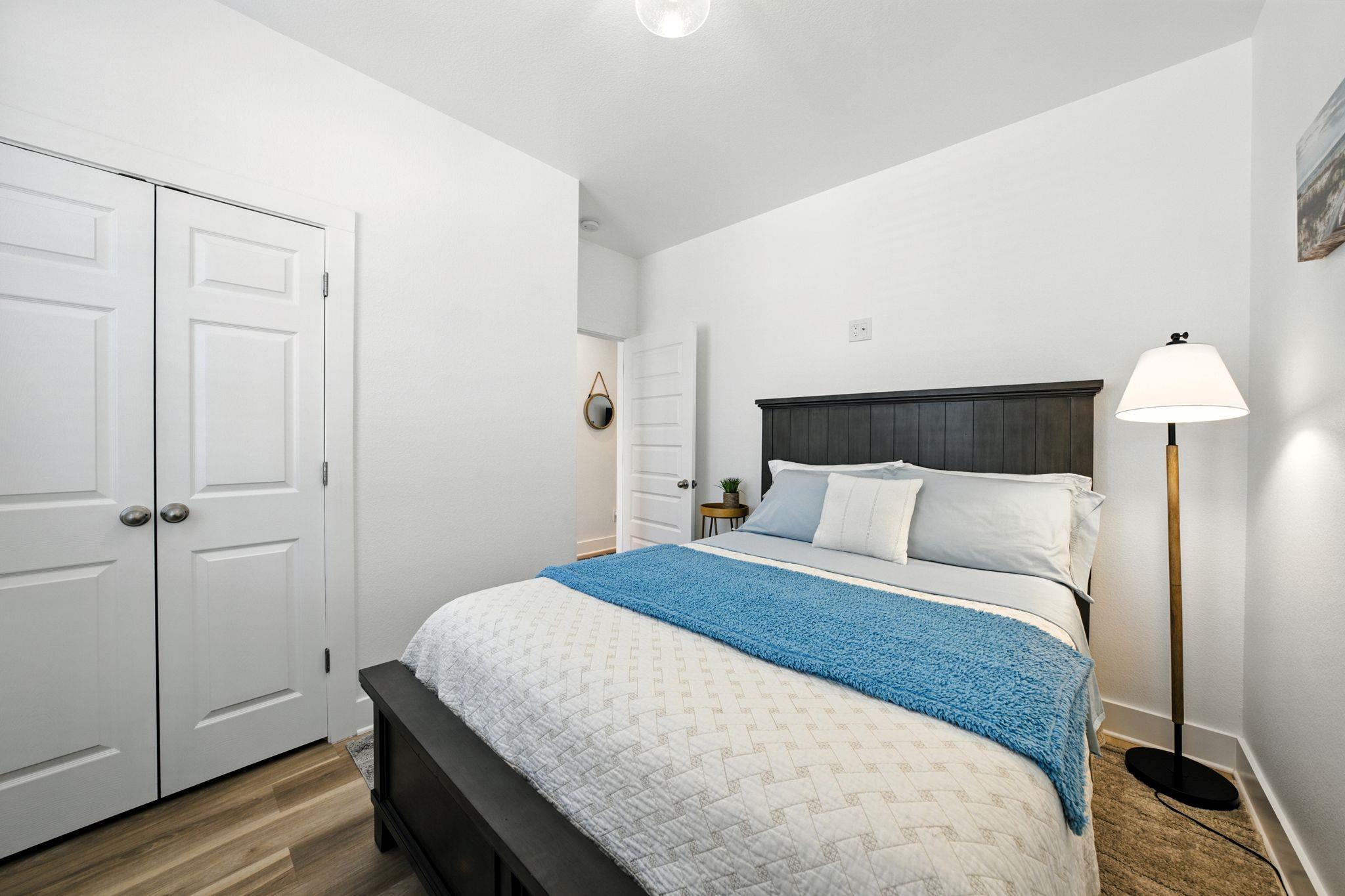 512 Palmer Dr, Point Venture, TX 78645