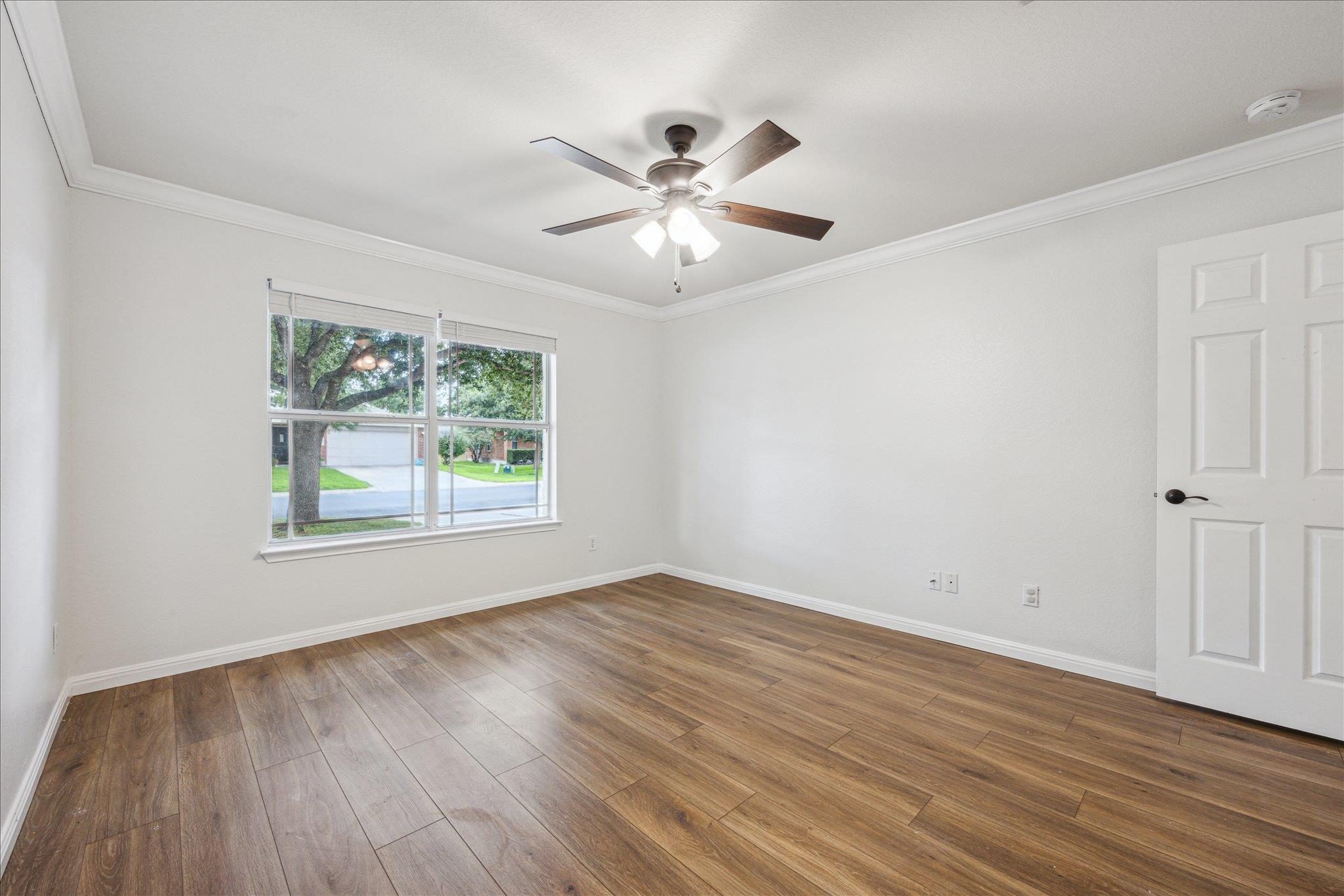 104 Lucky Clover Ln, Hutto, TX 78634