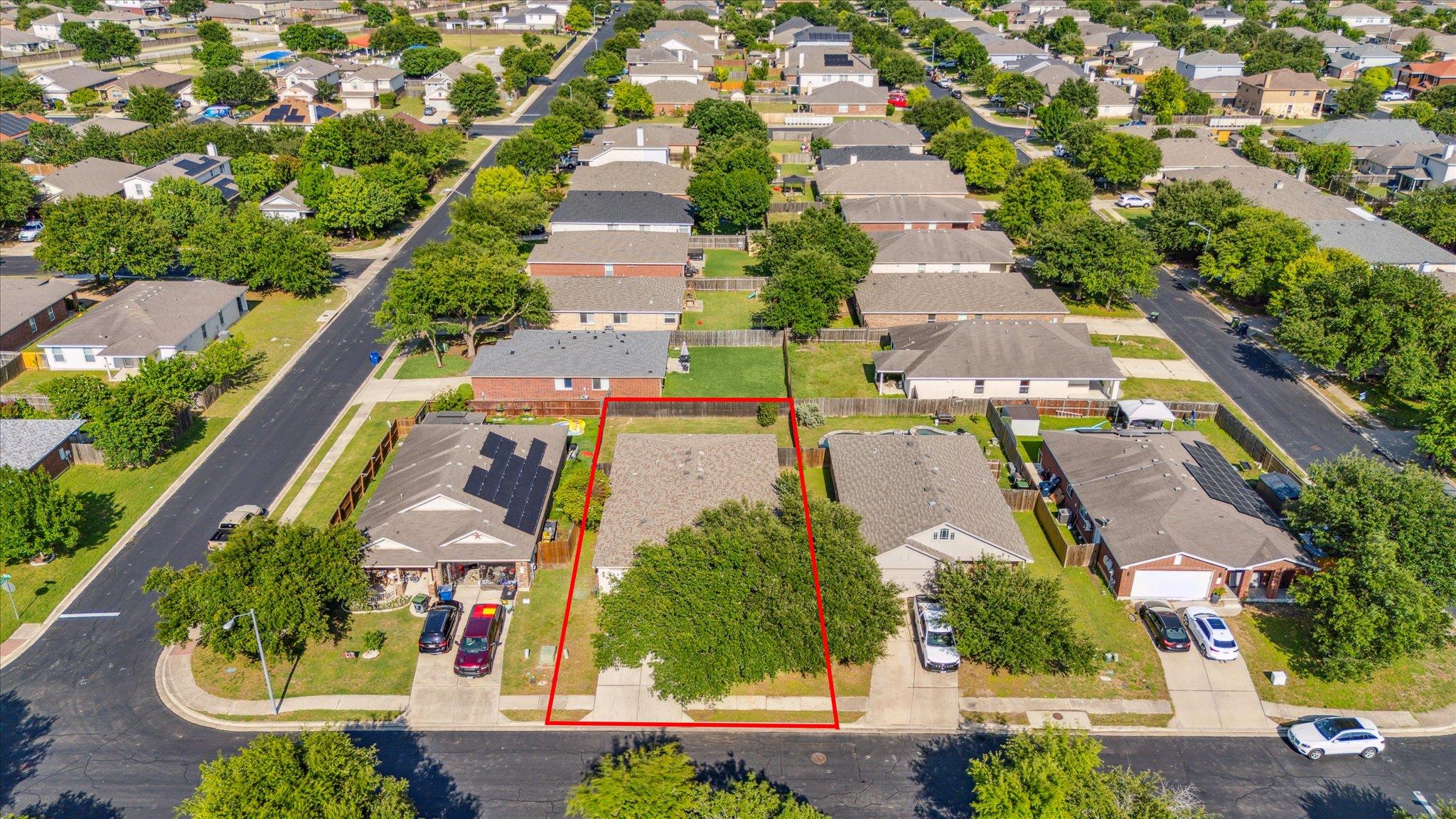 104 Lucky Clover Ln, Hutto, TX 78634