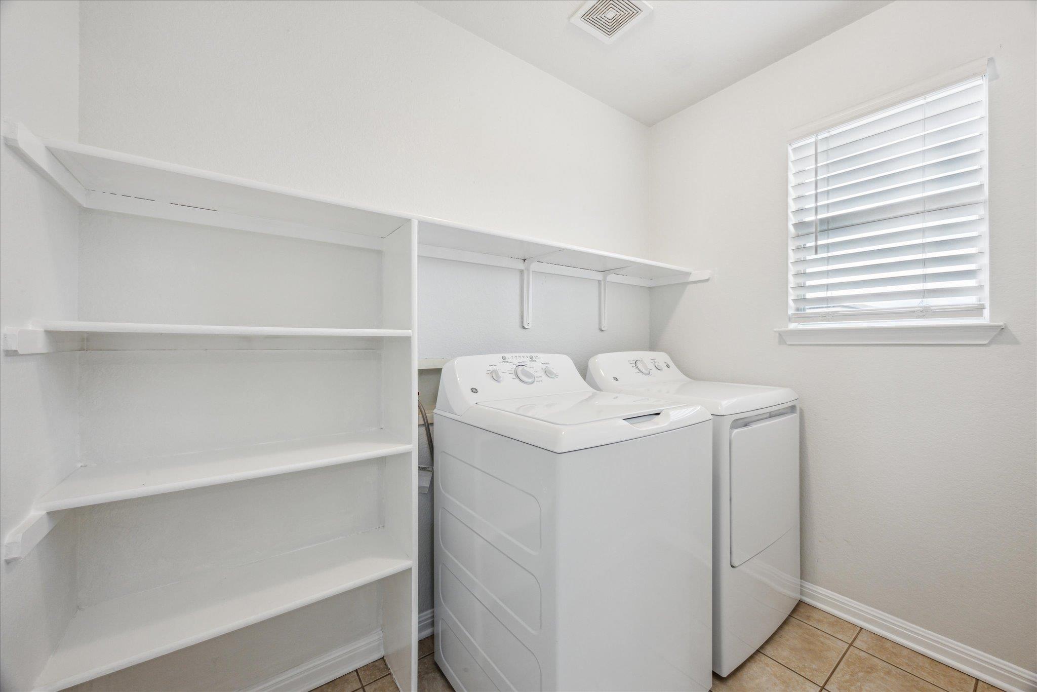 104 Lucky Clover Ln, Hutto, TX 78634