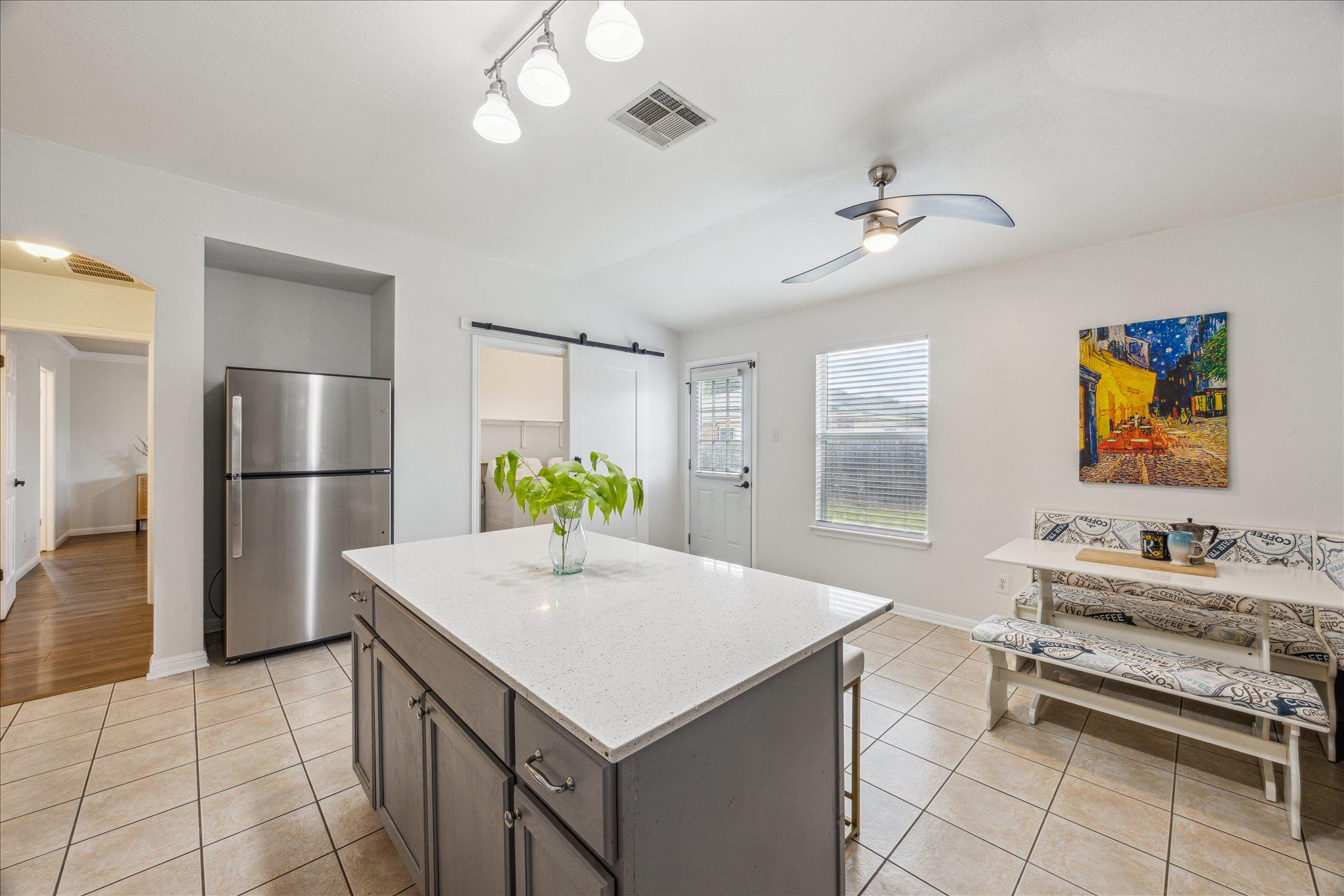 104 Lucky Clover Ln, Hutto, TX 78634