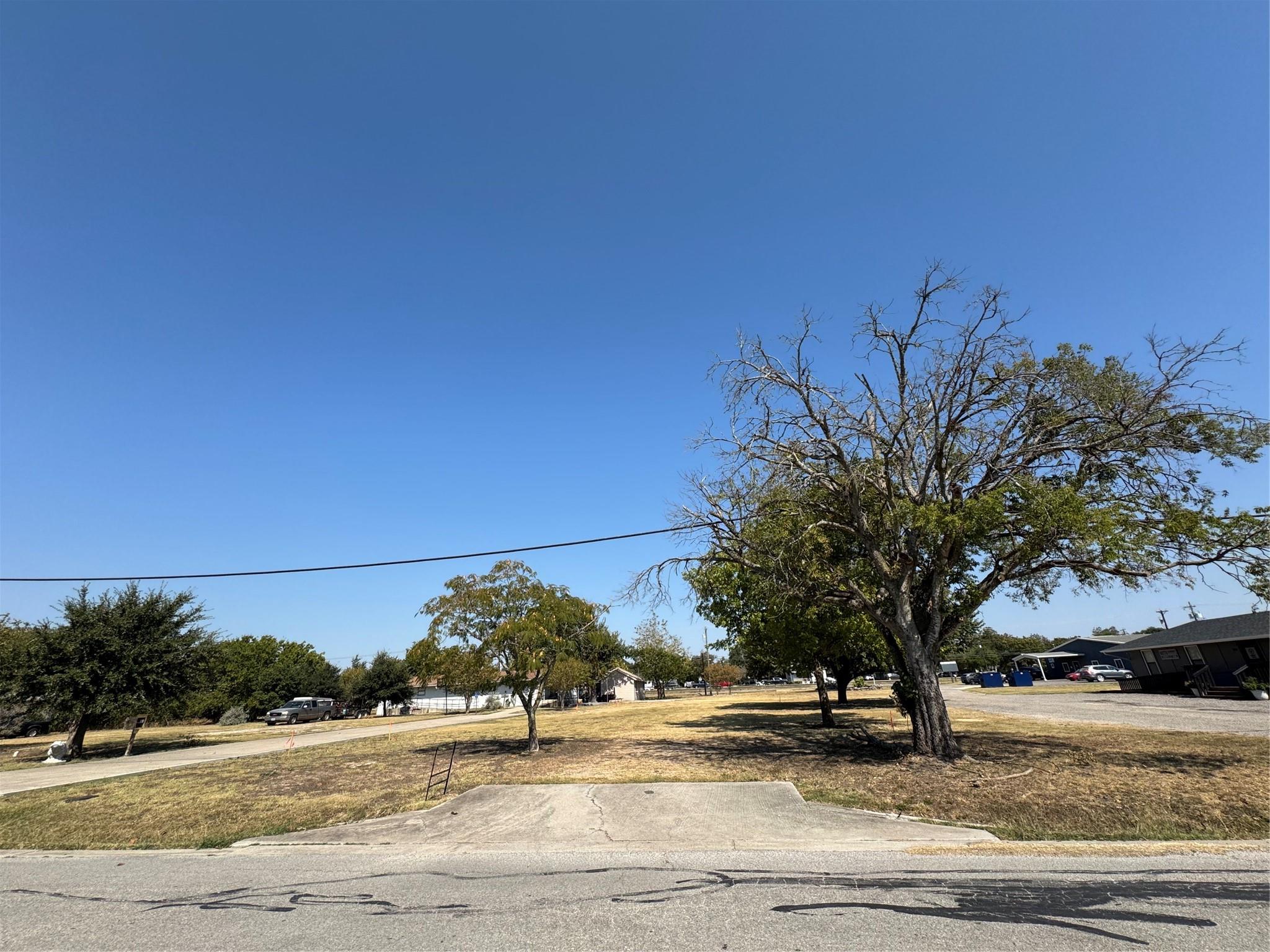 300 E Austin Ave, Hutto, TX 78634