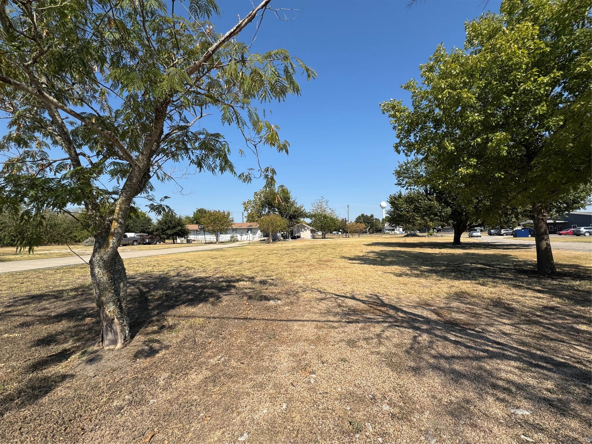 300 E Austin Ave, Hutto, TX 78634