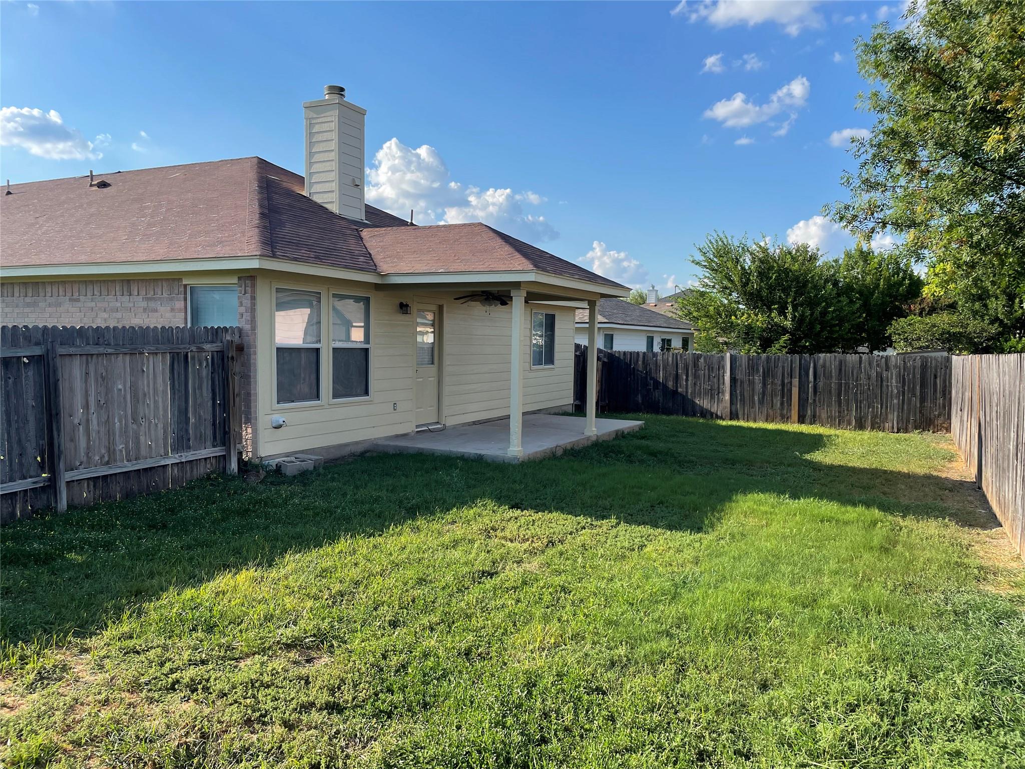 118 Fistral Dr, Hutto, TX 78634