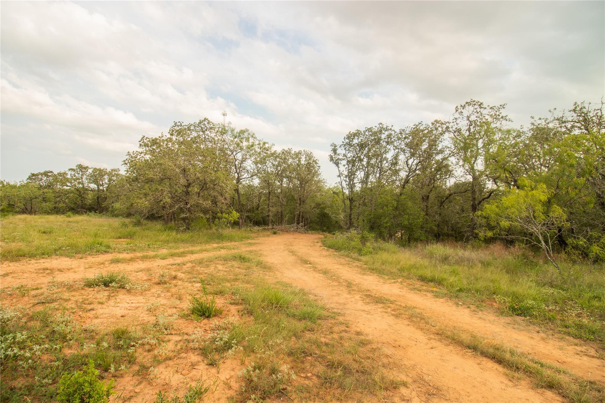 862 Dowdy Rd, Seguin, TX 78155