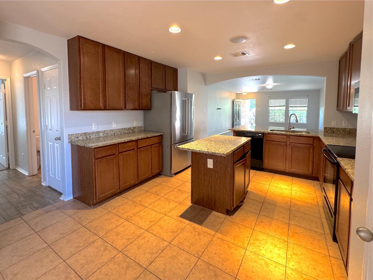 105 Snowy Egret Ln, Leander, TX 78641