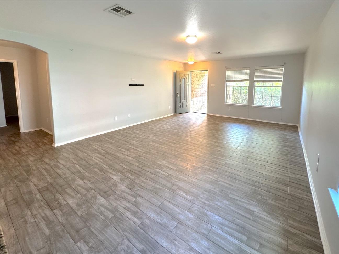 105 Snowy Egret Ln, Leander, TX 78641