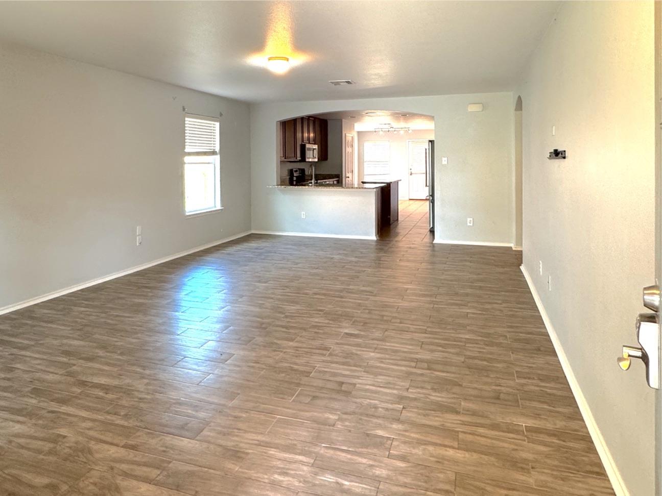 105 Snowy Egret Ln, Leander, TX 78641