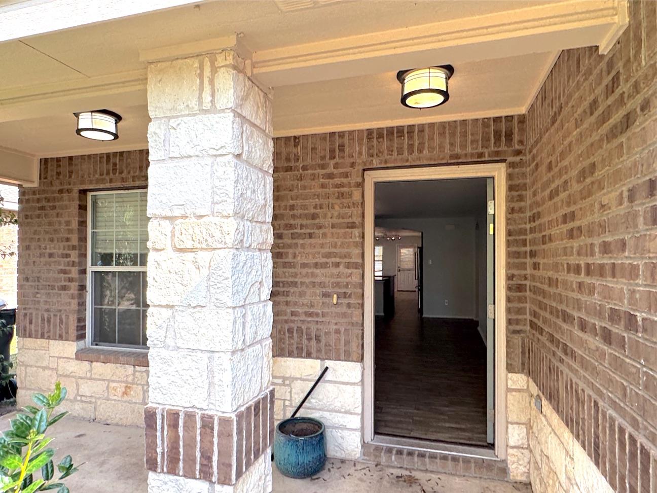 105 Snowy Egret Ln, Leander, TX 78641