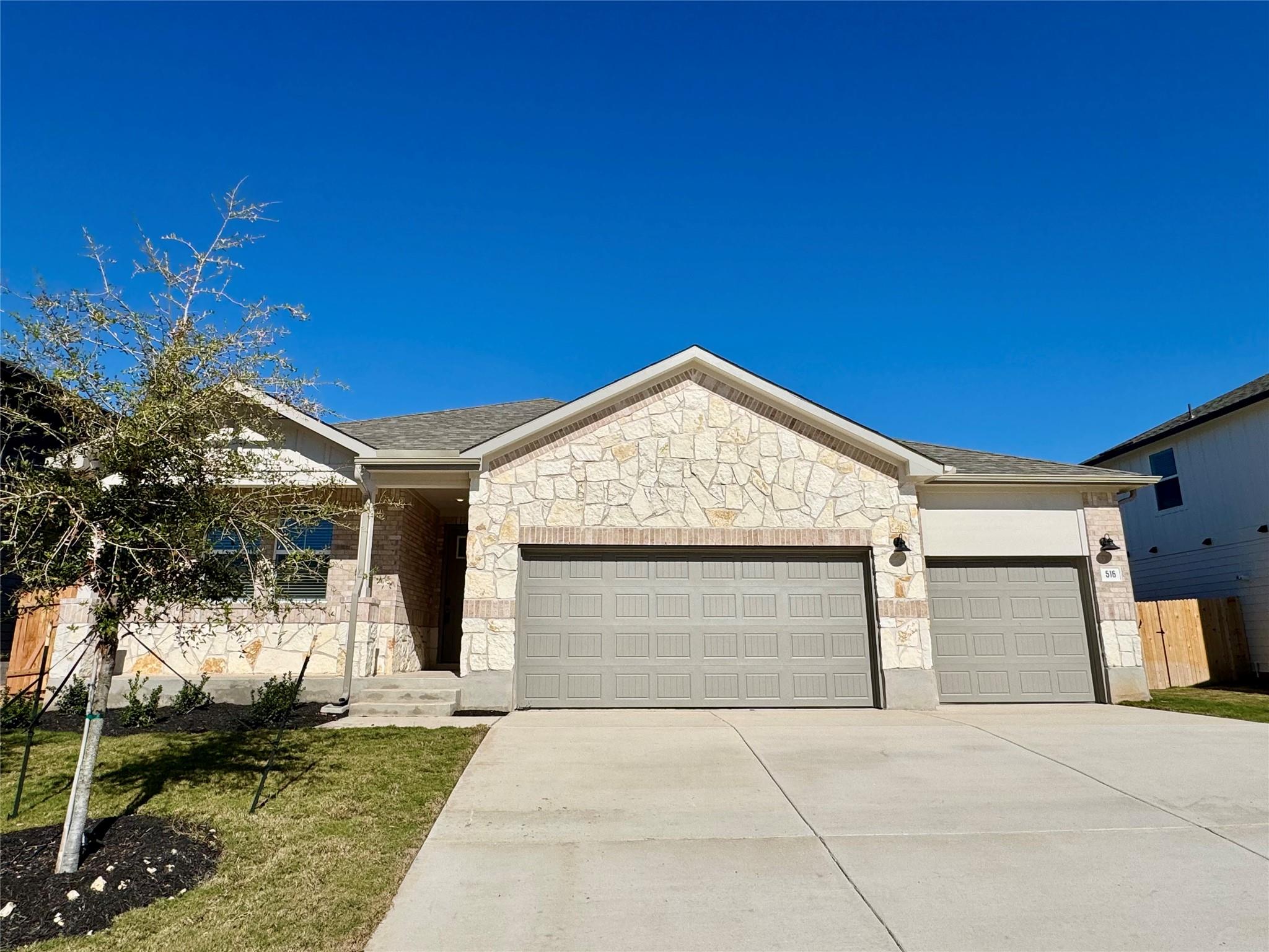 516 Banff Dr, Kyle, TX 78640