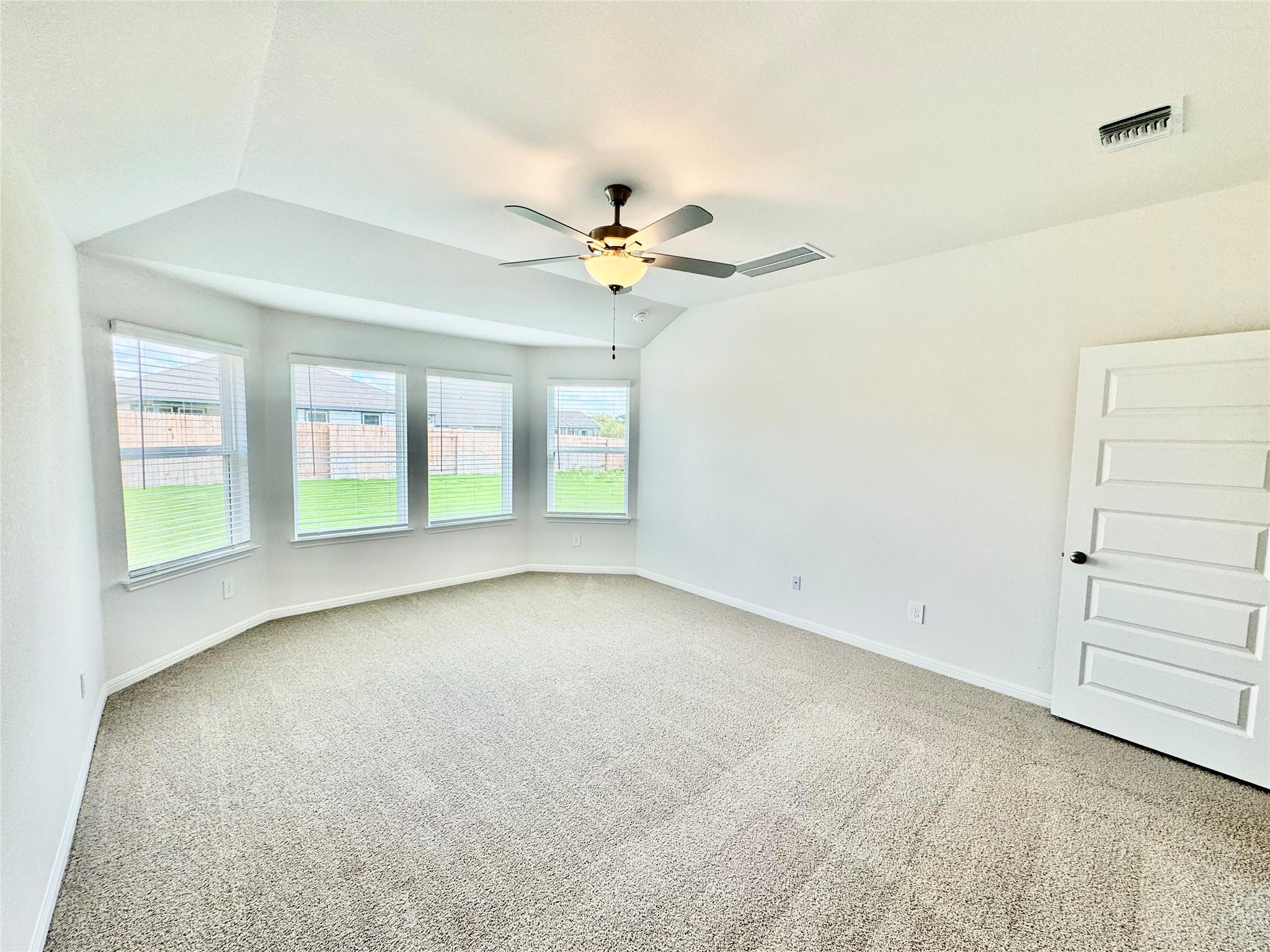 205 Coopers Hawk Crst, Cedar Creek, TX 78612