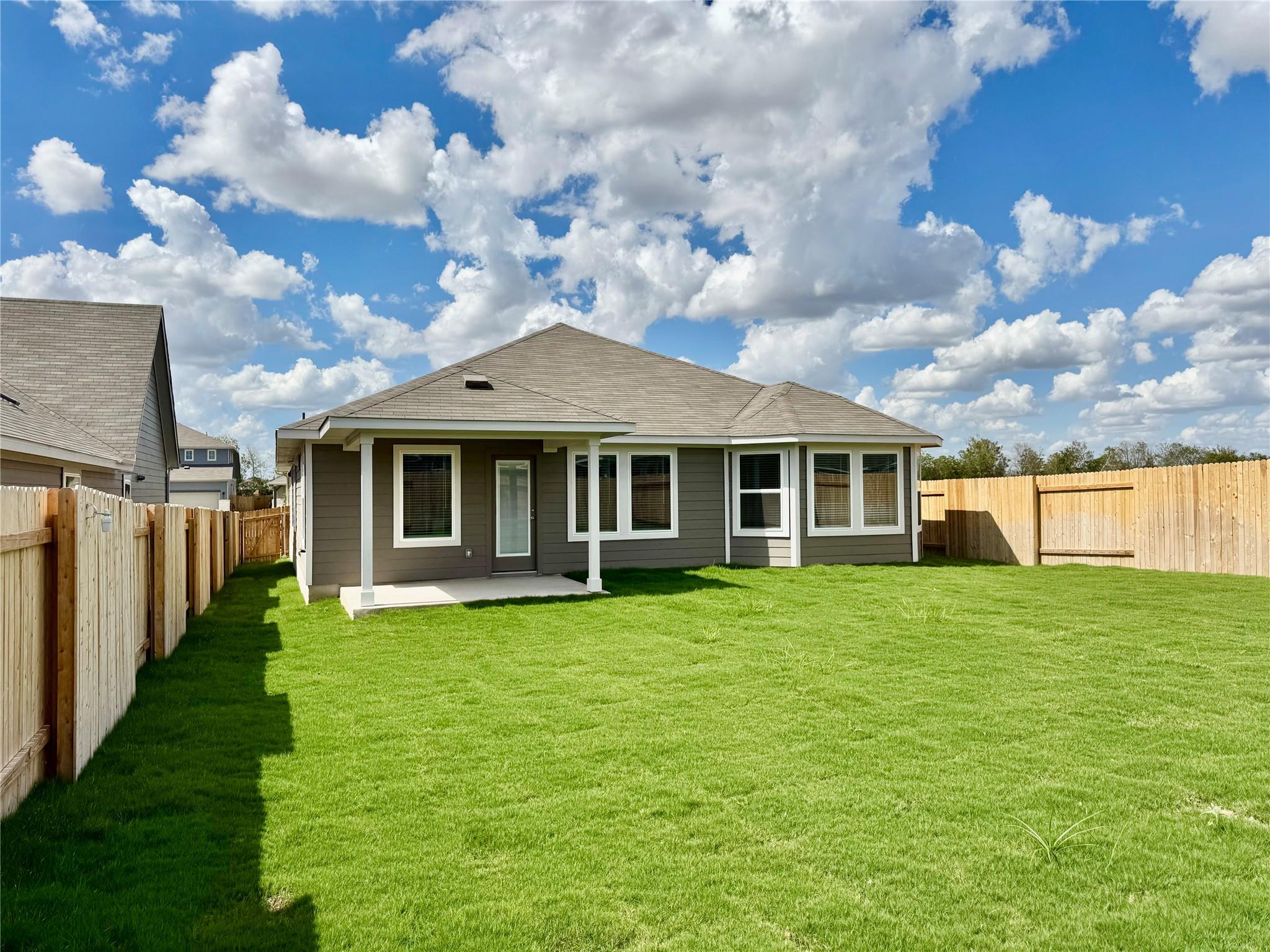 203 Coopers Hawk Crst, Cedar Creek, TX 78612