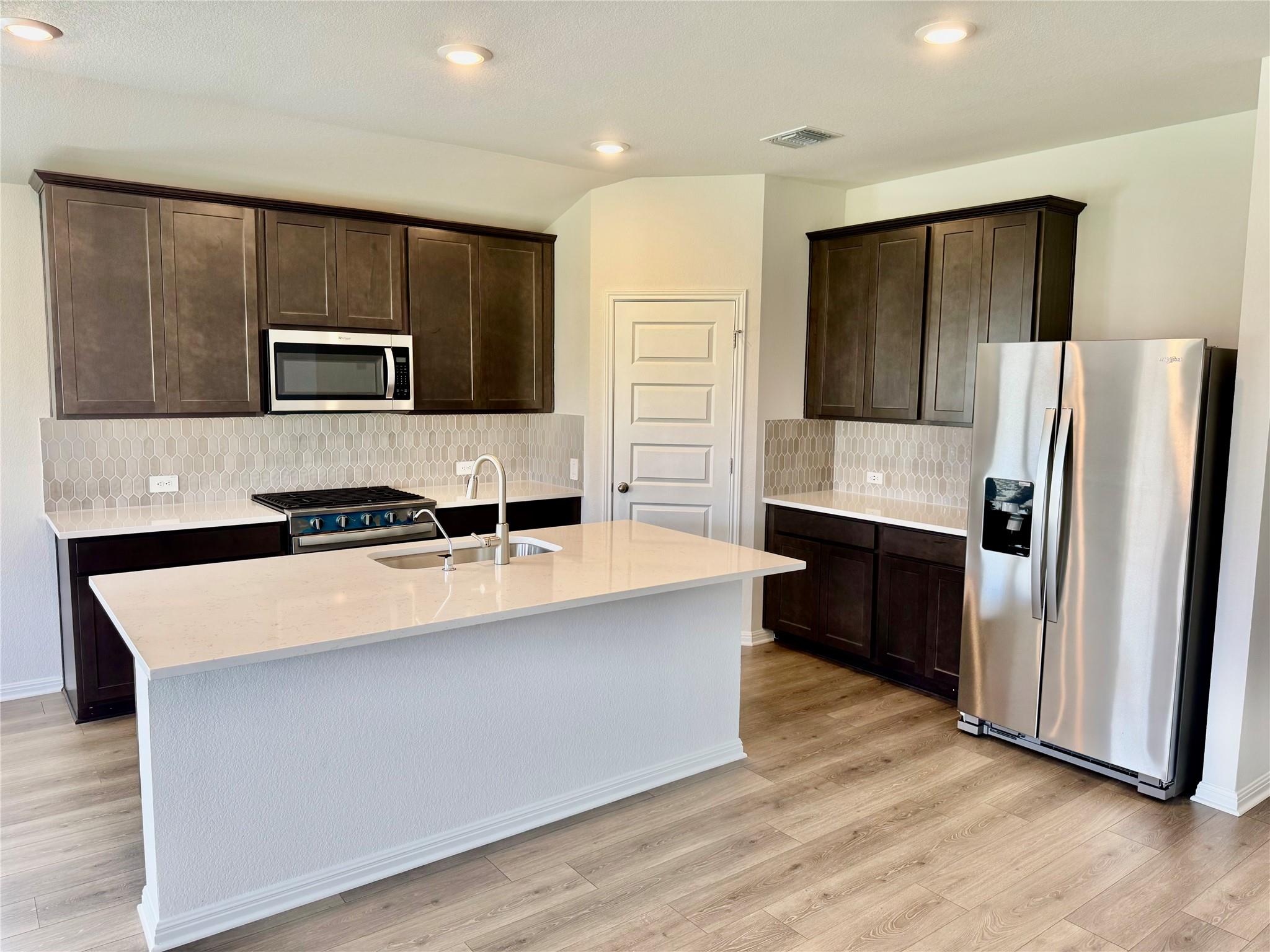 203 Coopers Hawk Crst, Cedar Creek, TX 78612