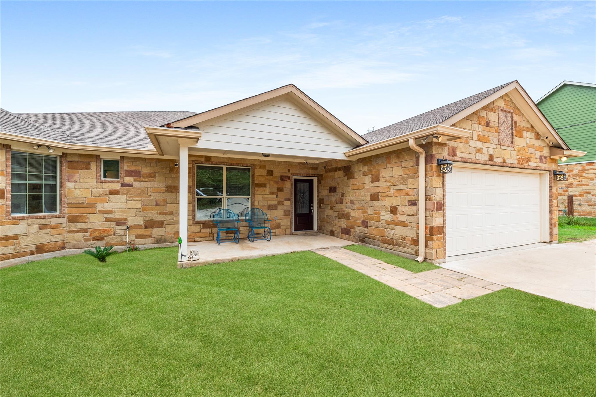 120 Leisure Ln, Cedar Creek, TX 78612