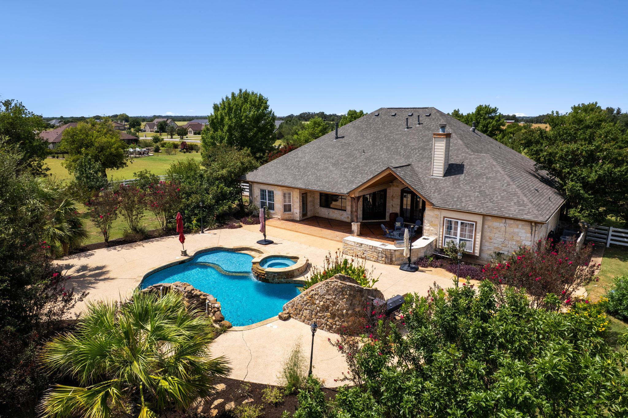 218 Courtnees Way, Georgetown, TX 78626