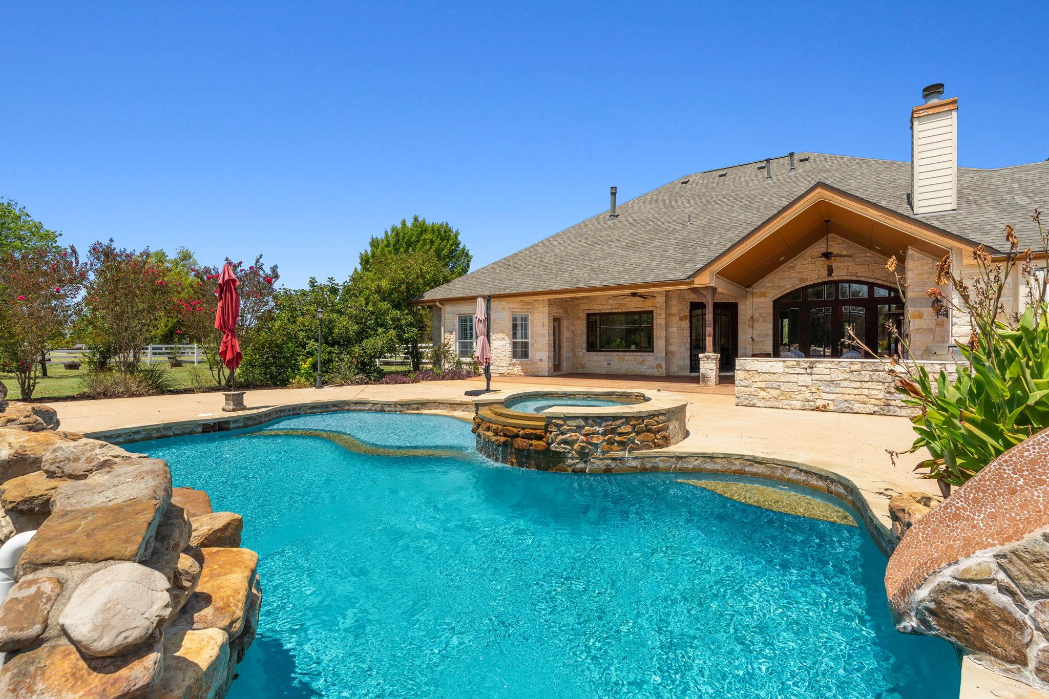 218 Courtnees Way, Georgetown, TX 78626