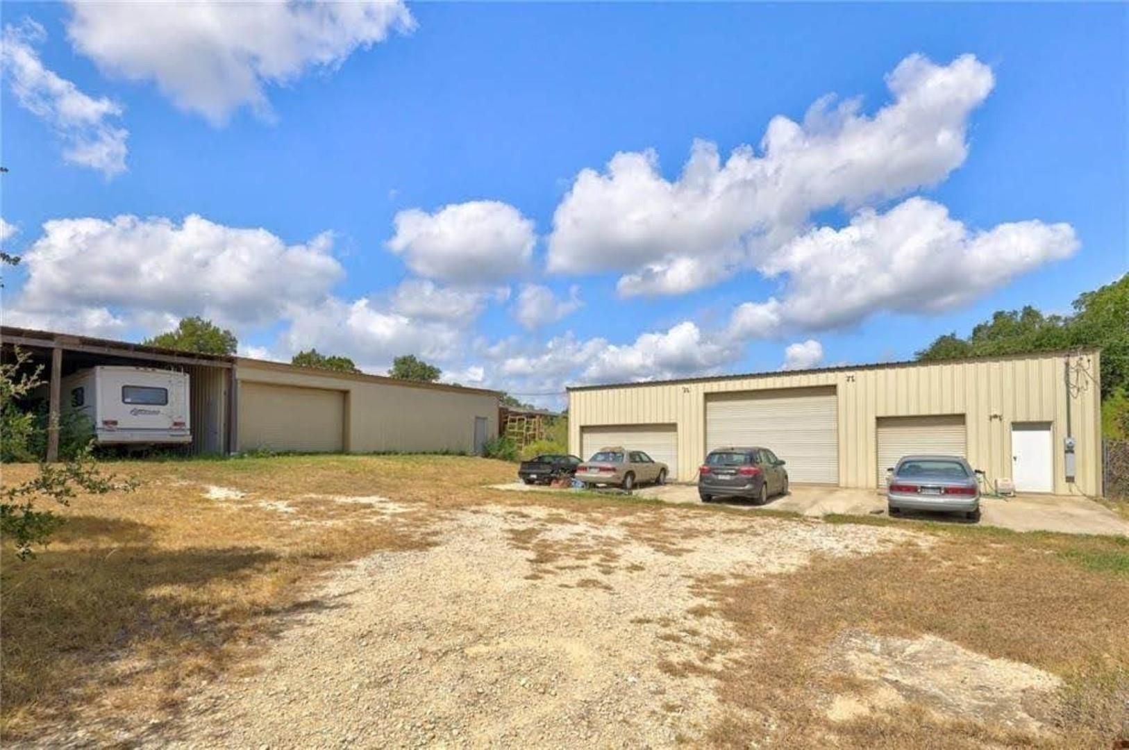 17200 Sleepy Hollow Dr # 3, Lago Vista, TX 78645