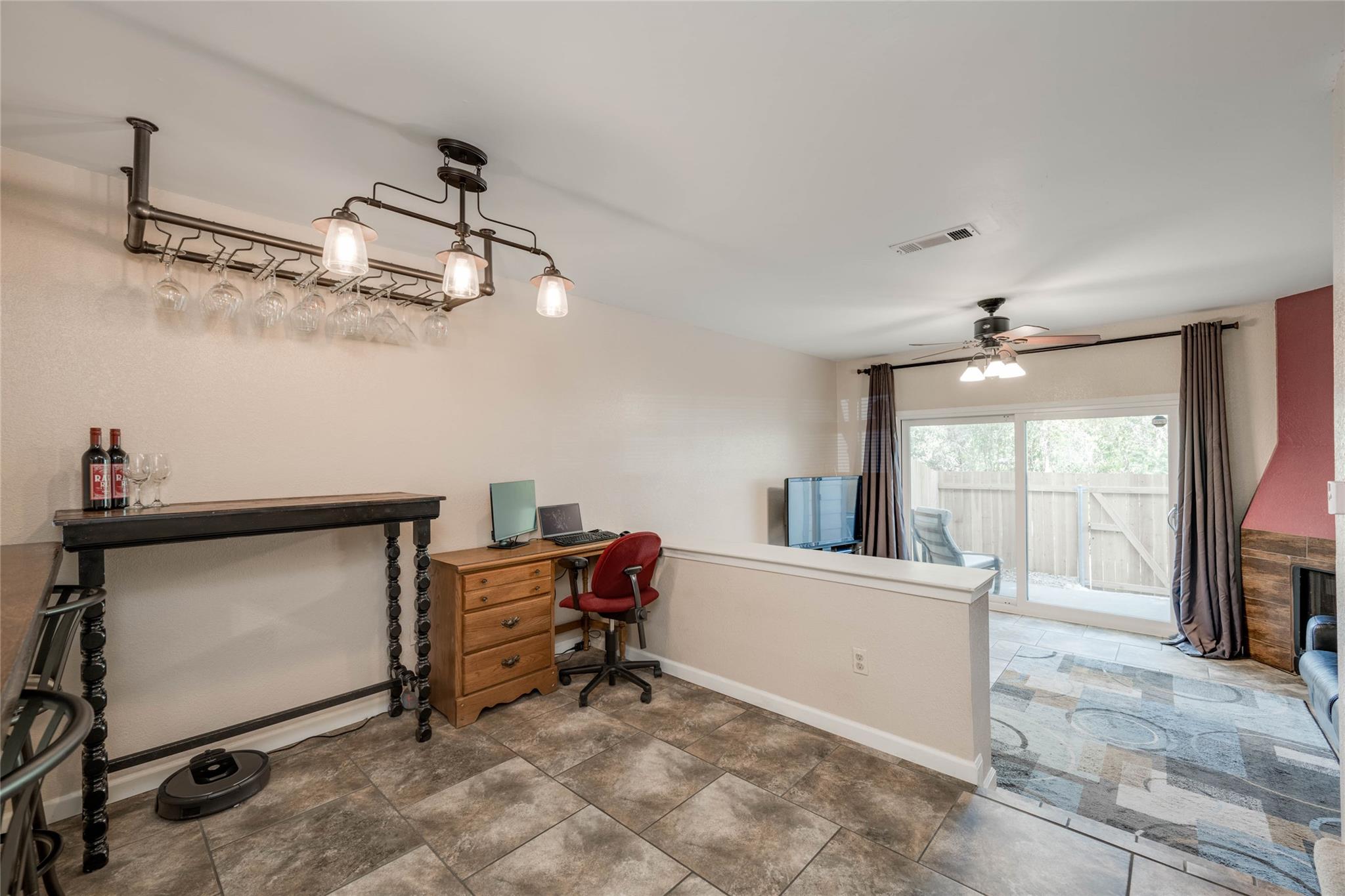 11821 Bittern Holw # 34, Austin, TX 78758