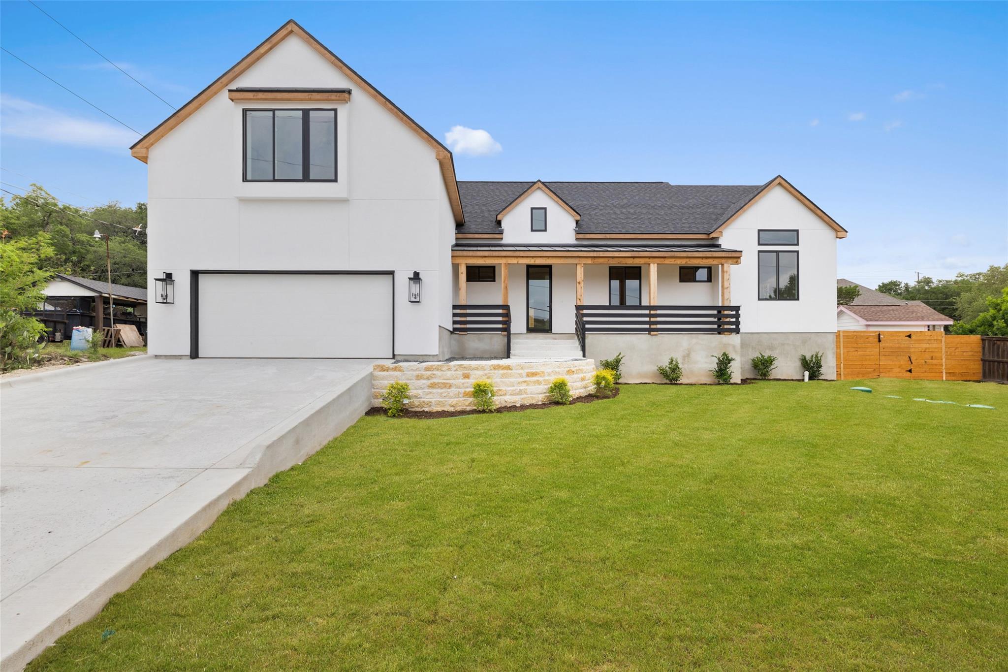 402 Fife Dr, Spicewood, TX 78669