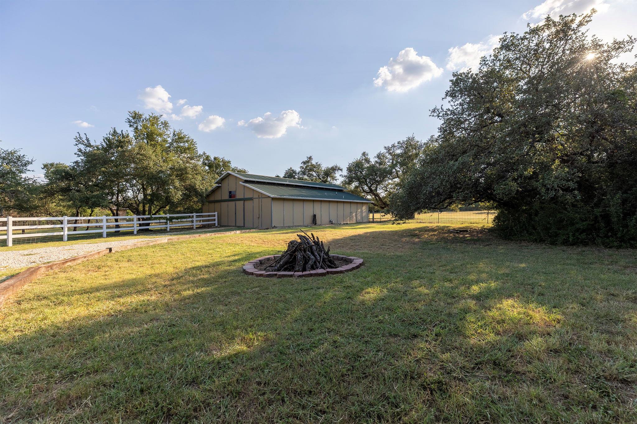 704 Ridgmar Rd, Leander, TX 78641