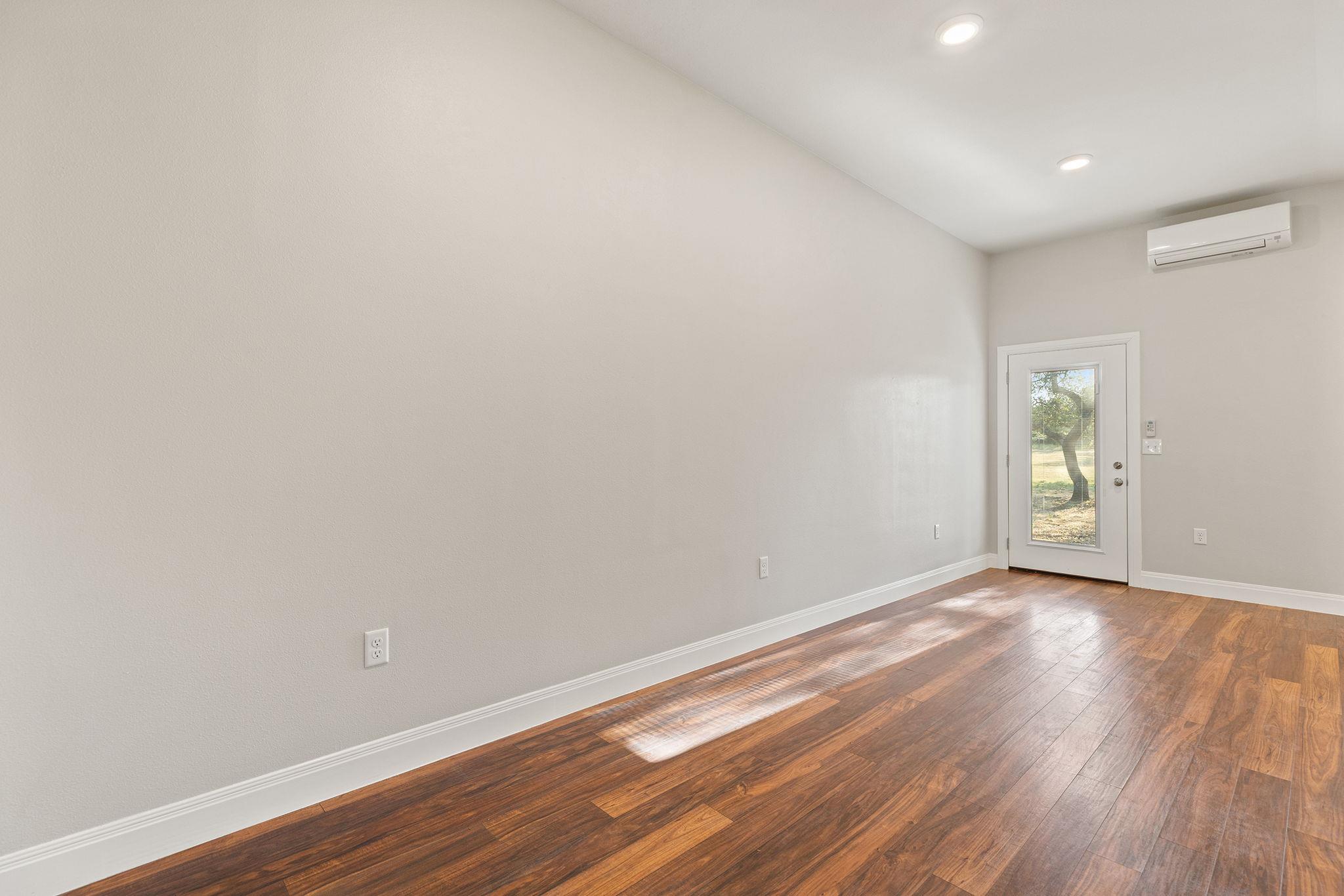 704 Ridgmar Rd, Leander, TX 78641