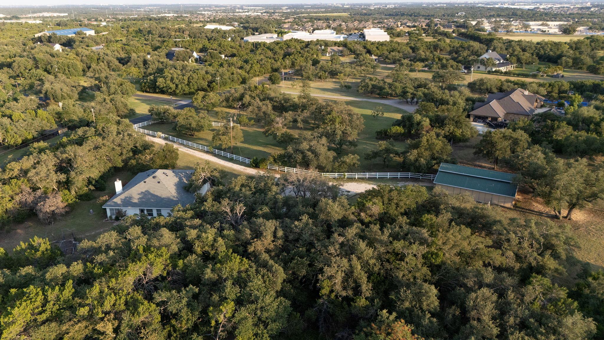 704 Ridgmar Rd, Leander, TX 78641