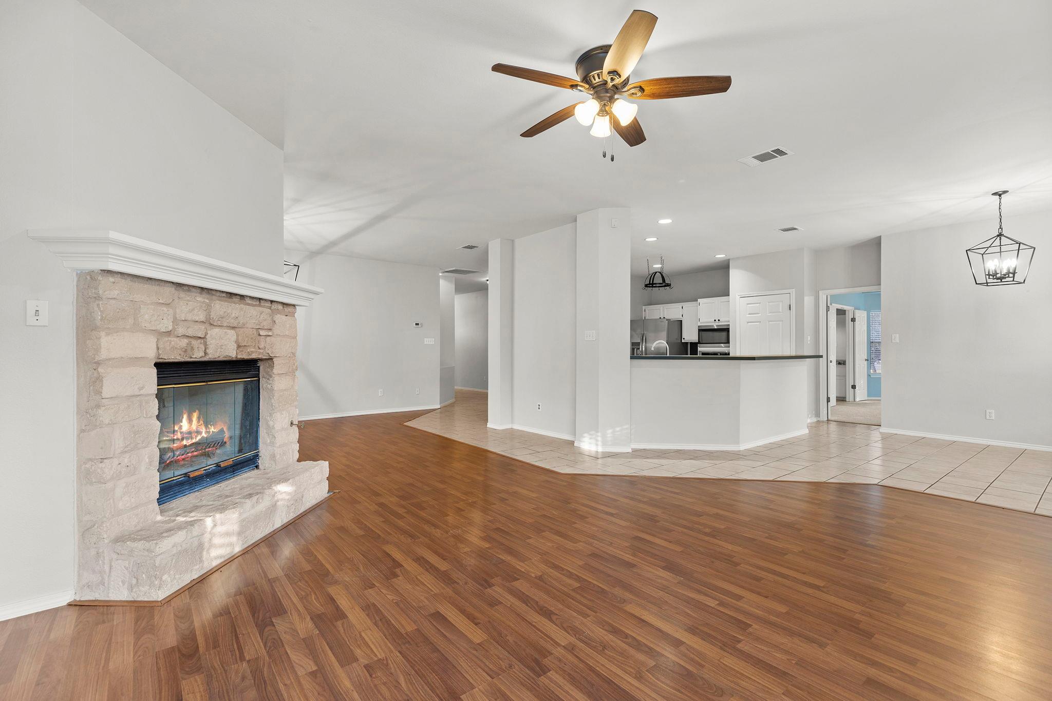 704 Ridgmar Rd, Leander, TX 78641