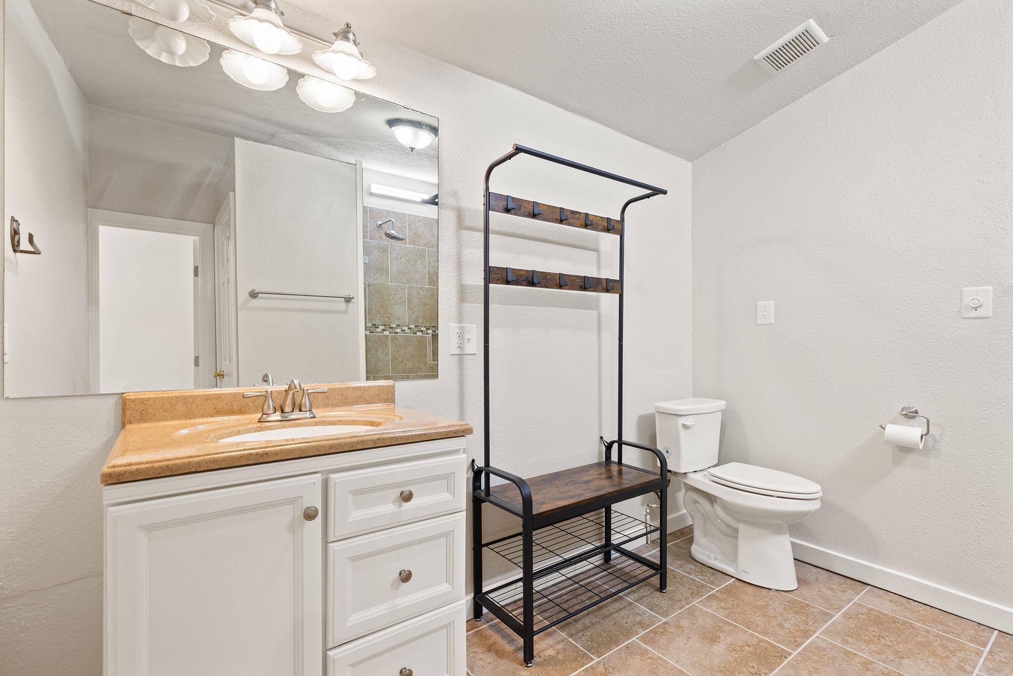 704 Ridgmar Rd, Leander, TX 78641