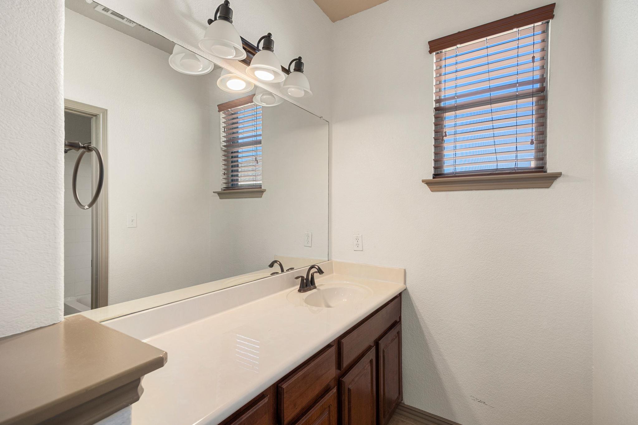 19100 Boulder Crest Dr, Pflugerville, TX 78660